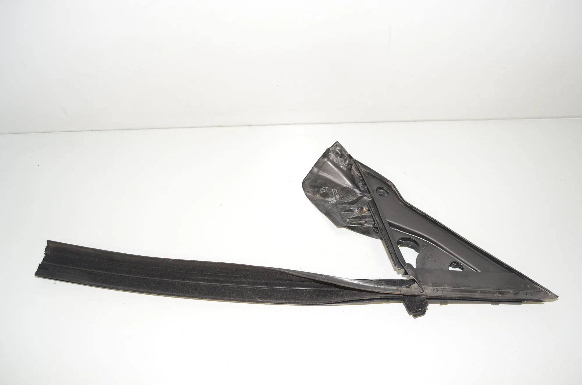 Front Left Door Seal Rubber – OEM 7268419 · BMW 2 Cabrio (F23) 220 d 2015