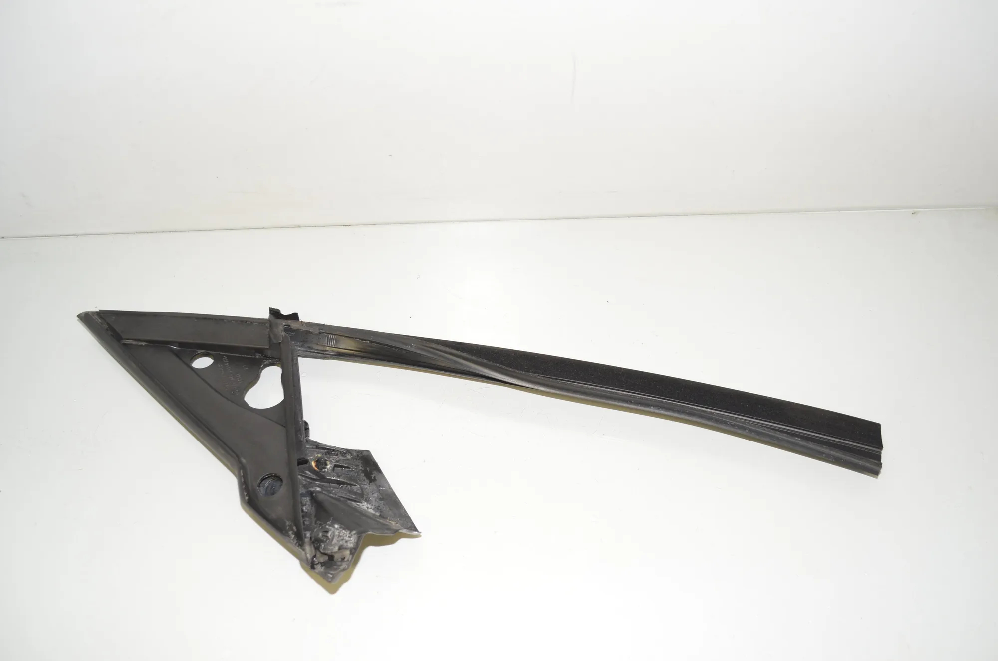 Front Left Door Seal Rubber – OEM 7268419 · BMW 2 Cabrio (F23) 220 d 2015 – 2
