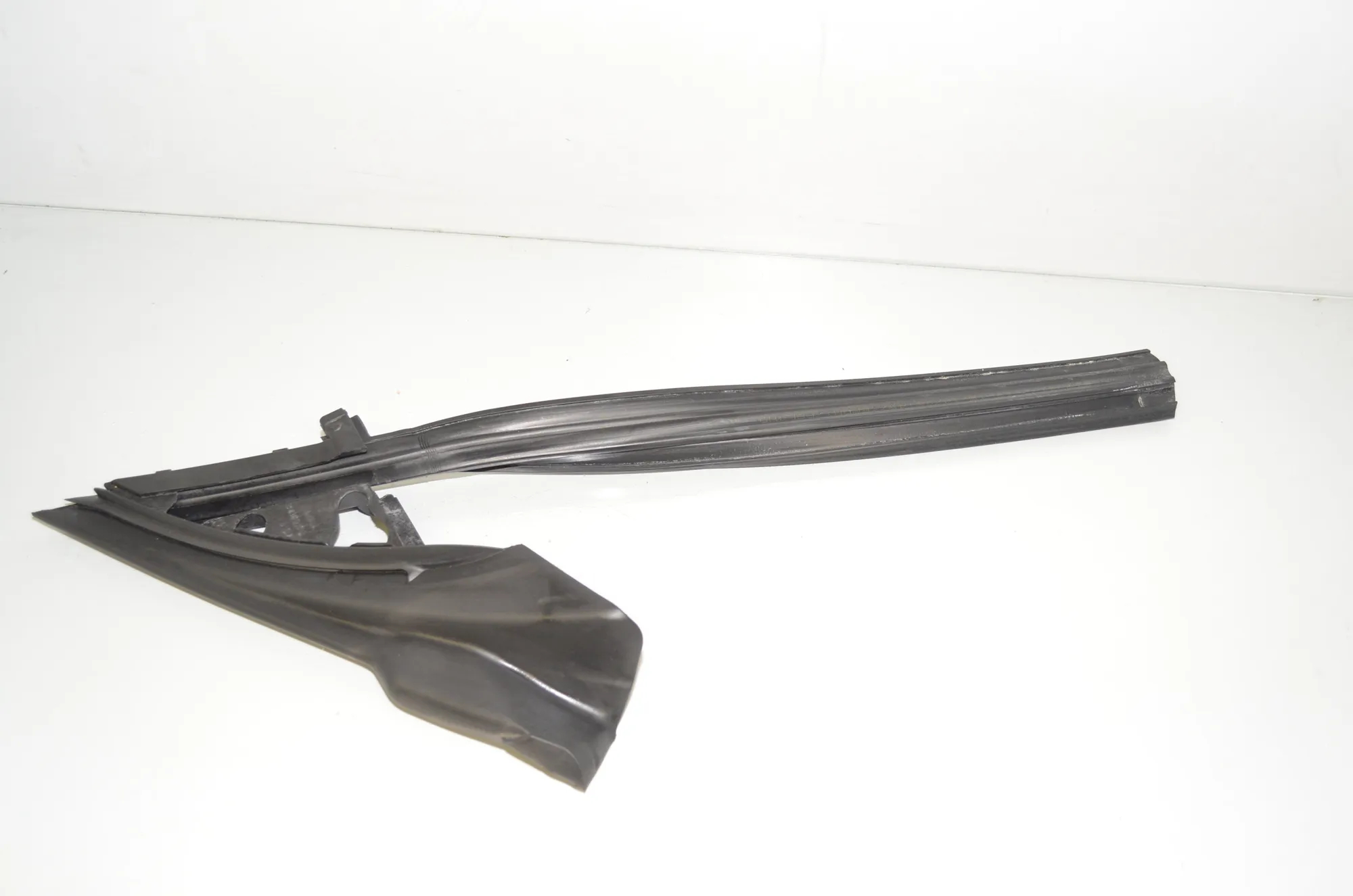 Front Right Door Seal Rubber – OEM 7268420 · BMW 2 Cabrio (F23) 220 d 2015 – 4