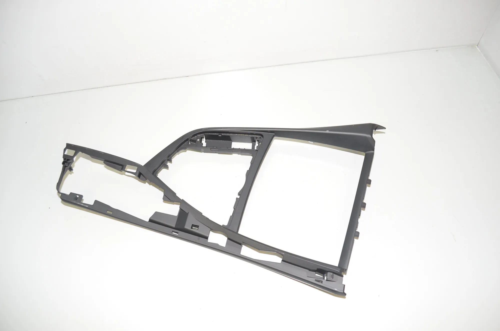 Center Console Trim – OEM 9207313 · BMW 2 Cabrio (F23) 220 d 2015 – 2