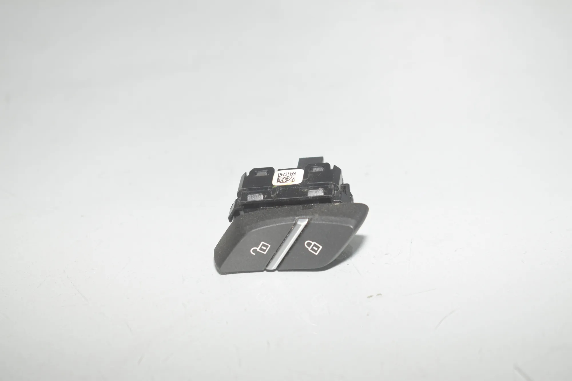 Central Locking Switch – OEM 9350442 · BMW X6 (F16, F86) xDrive 30 d 2016 – 2