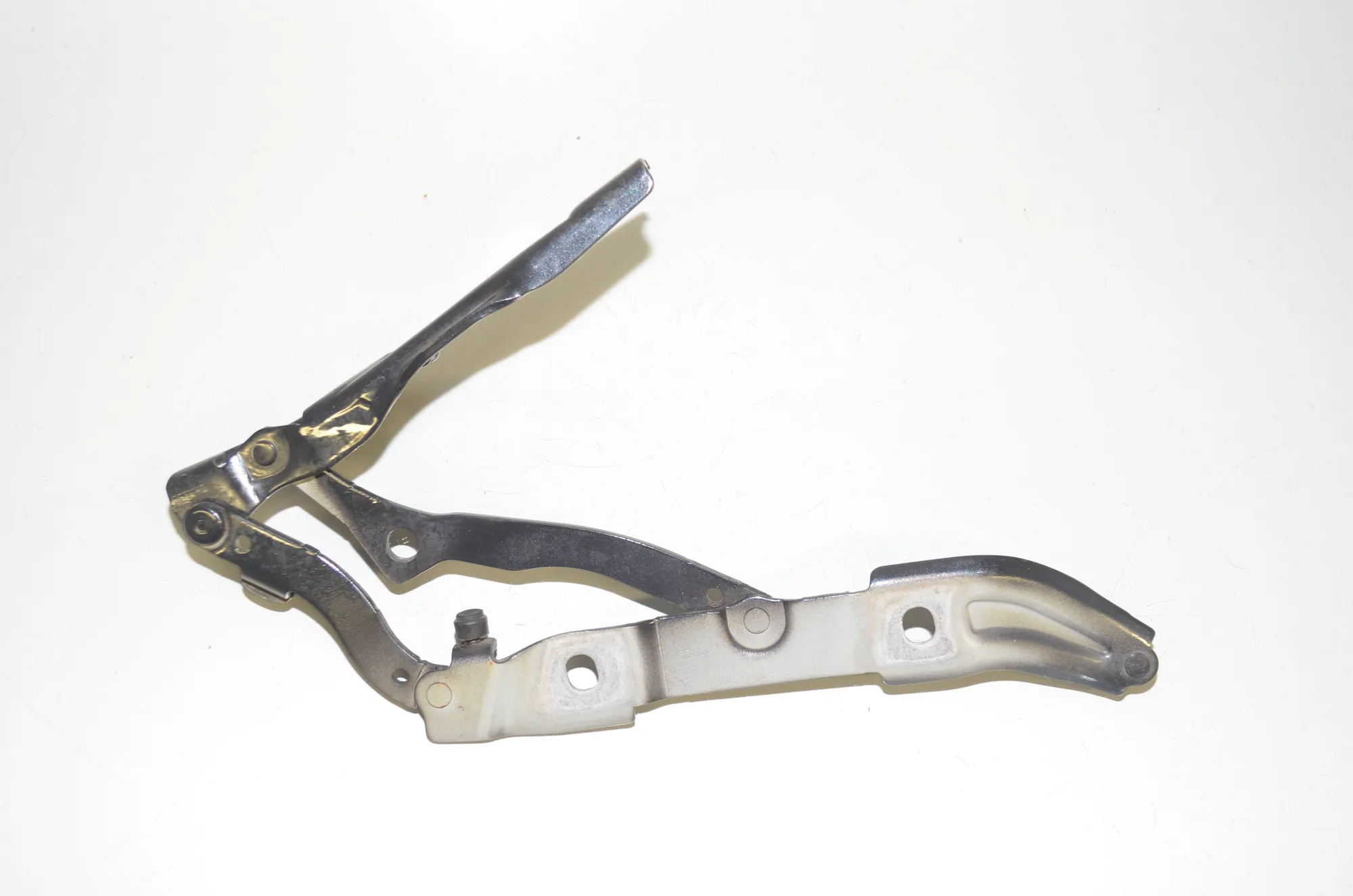 Left Side Bootlid Hinge – OEM 7304557 · BMW 2 Cabrio (F23) 220 d 2015 – 4
