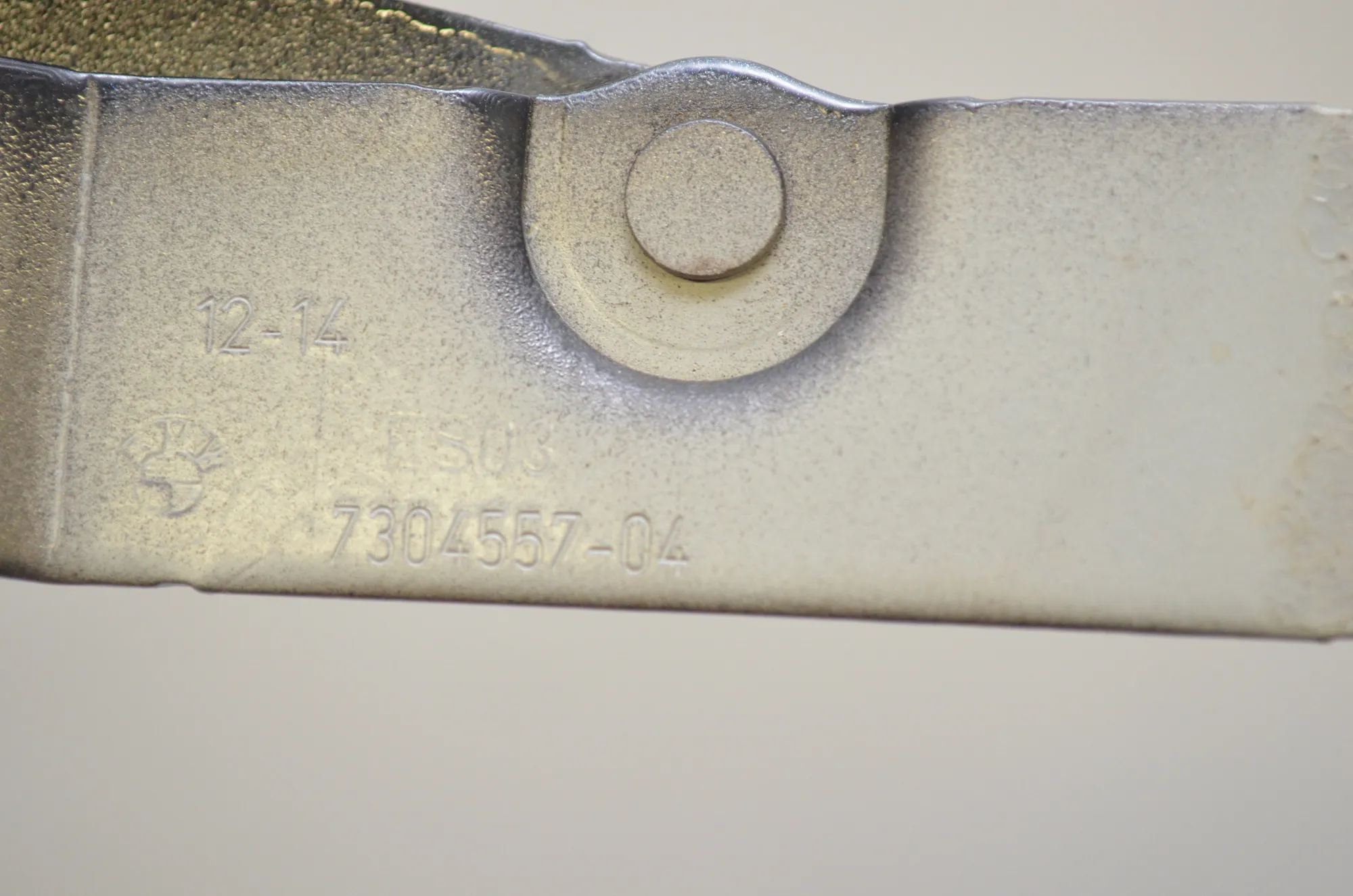 Left Side Bootlid Hinge – OEM 7304557 · BMW 2 Cabrio (F23) 220 d 2015 – 5
