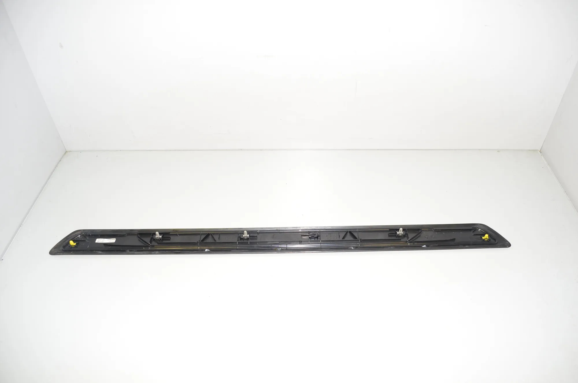 Front Left Sill Trim – OEM 8060730 · BMW 2 Cabrio (F23) 220 d 2015 – 4