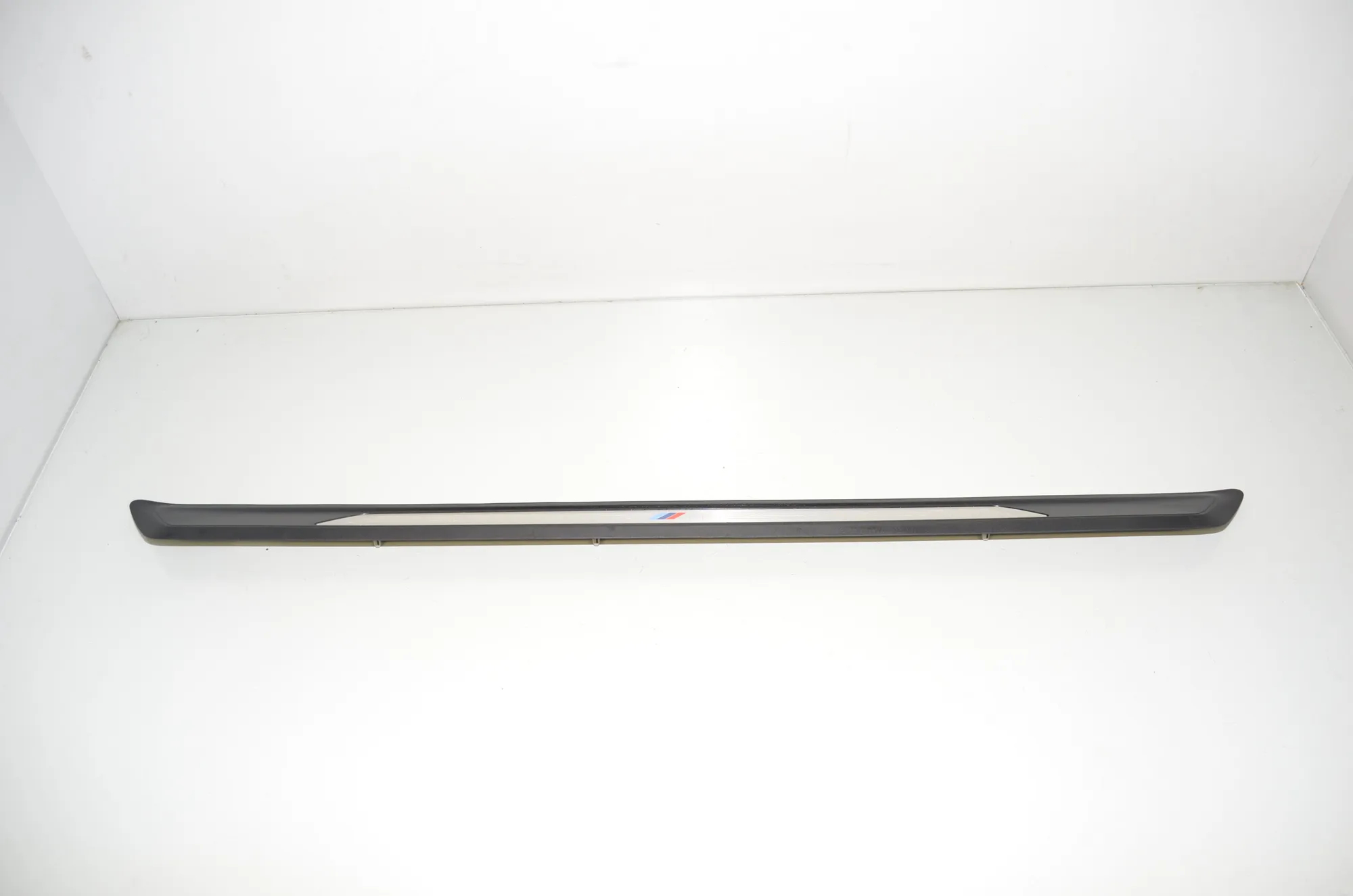 Front Left Sill Trim – OEM 8060730 · BMW 2 Cabrio (F23) 220 d 2015 – 3