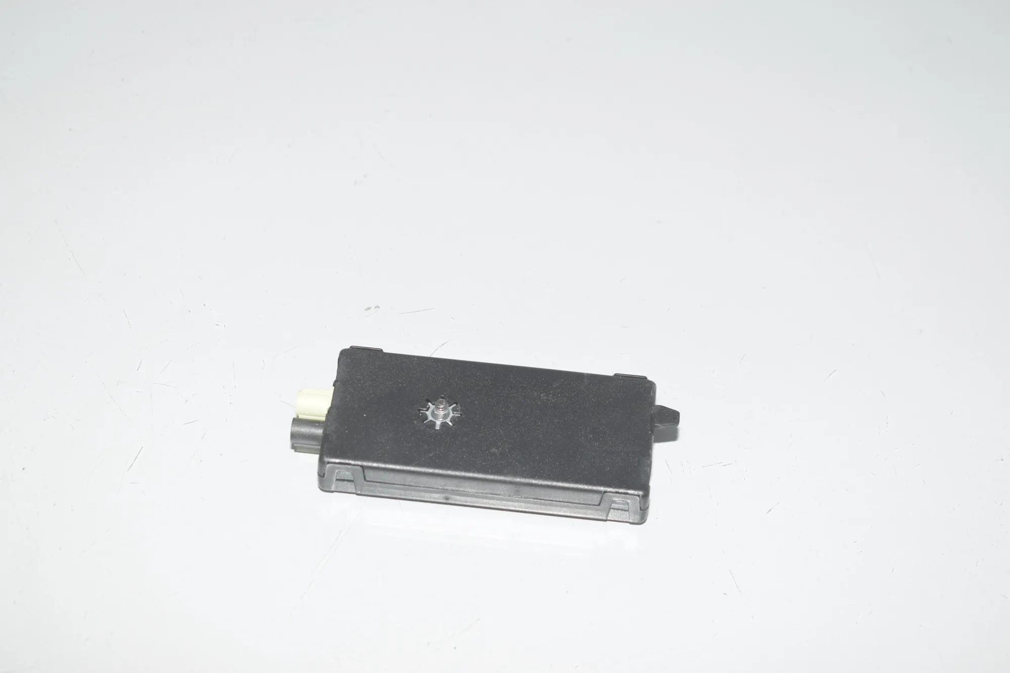 Antenna – OEM 9353213 · BMW X6 (F16, F86) xDrive 30 d 2016 – 2