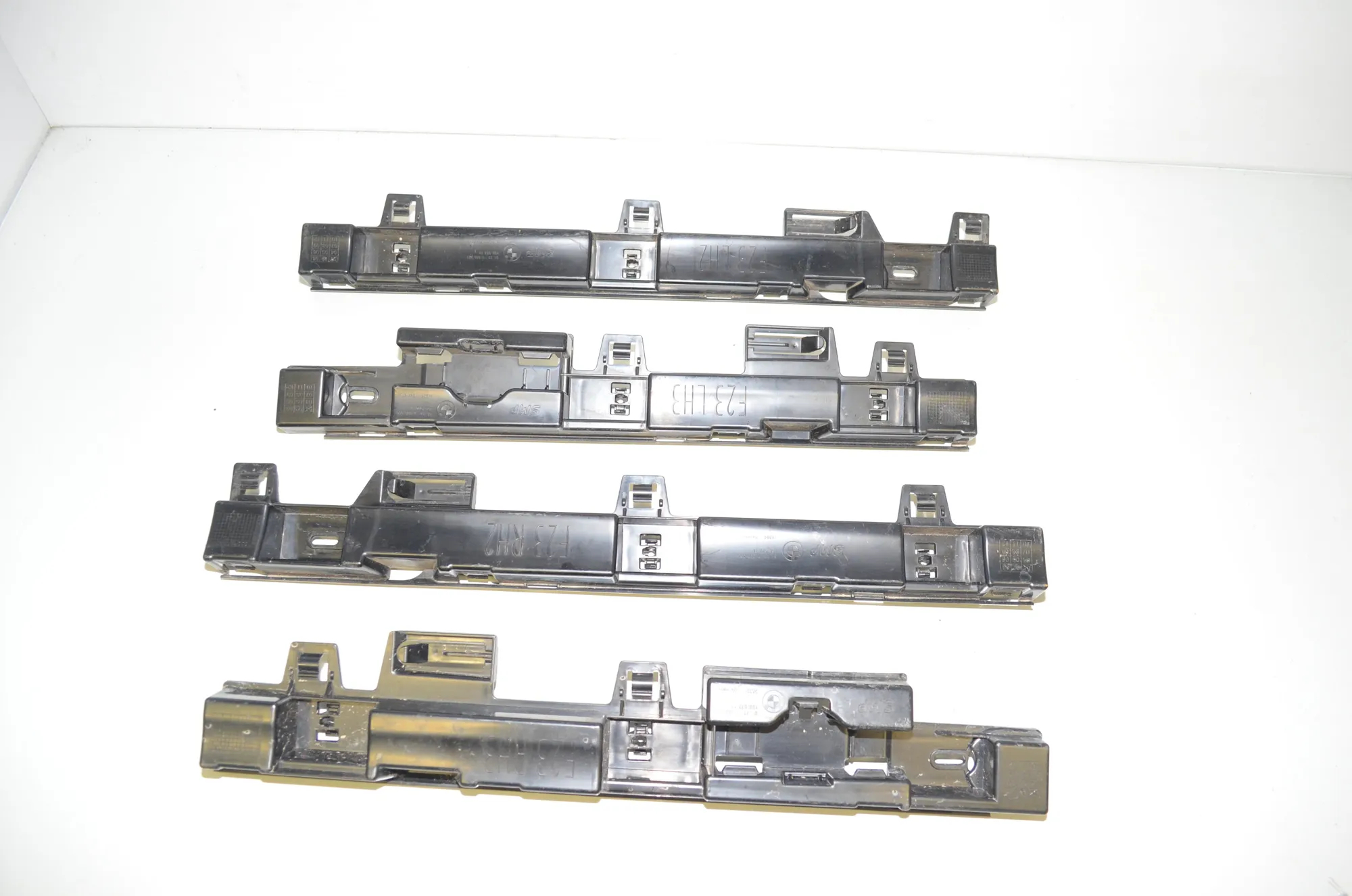 Sideskirt Bracket – OEM 7388354 · BMW 2 Cabrio (F23) 220 d 2015 – 3