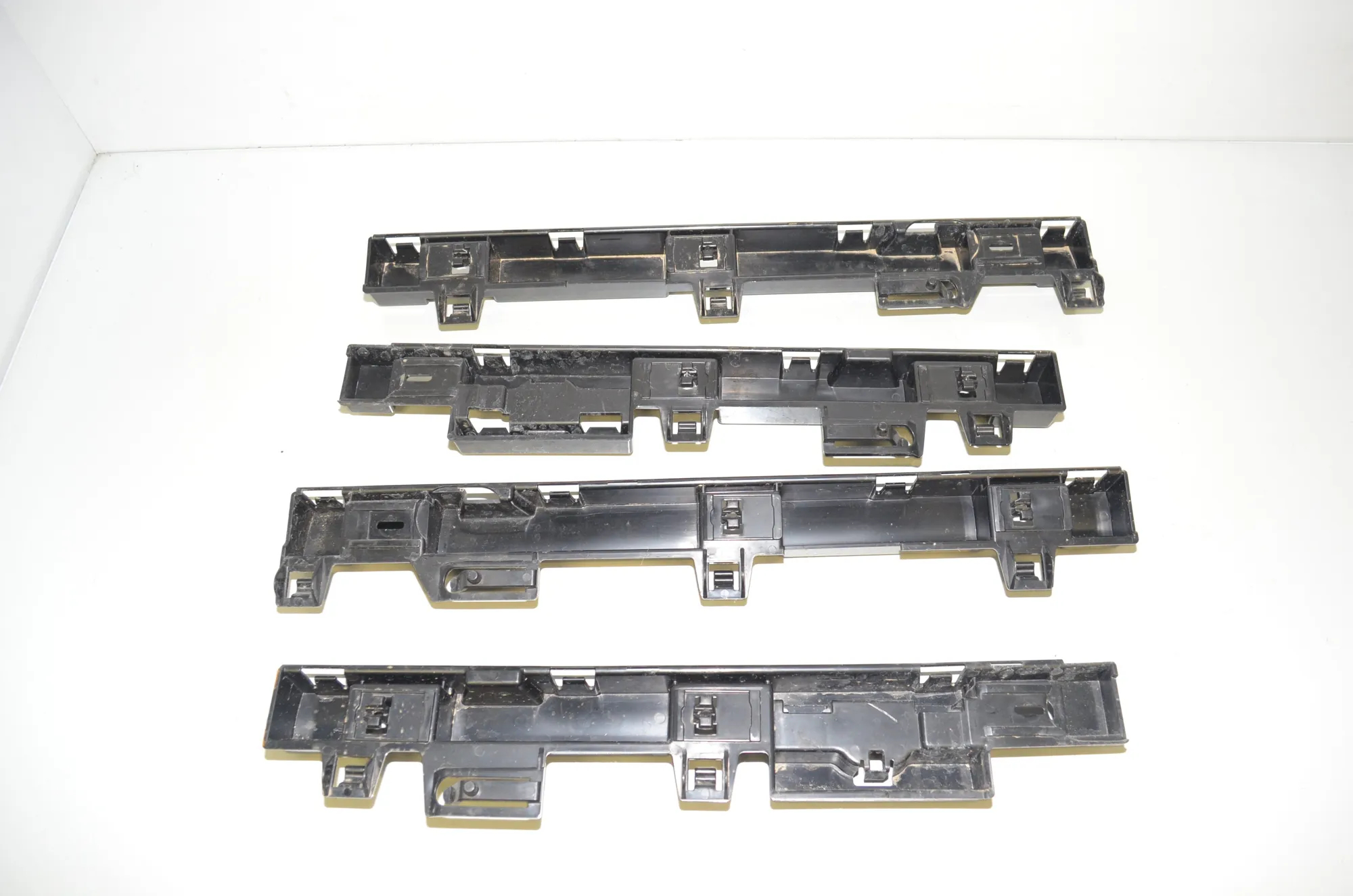 Sideskirt Bracket – OEM 7388354 · BMW 2 Cabrio (F23) 220 d 2015 – 2
