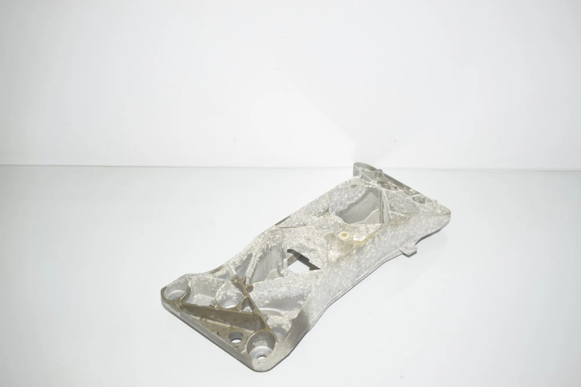 Gearbox Mount Bracket – OEM 6777613 · BMW 5 Touring (F11) 530 d 2013 – 3