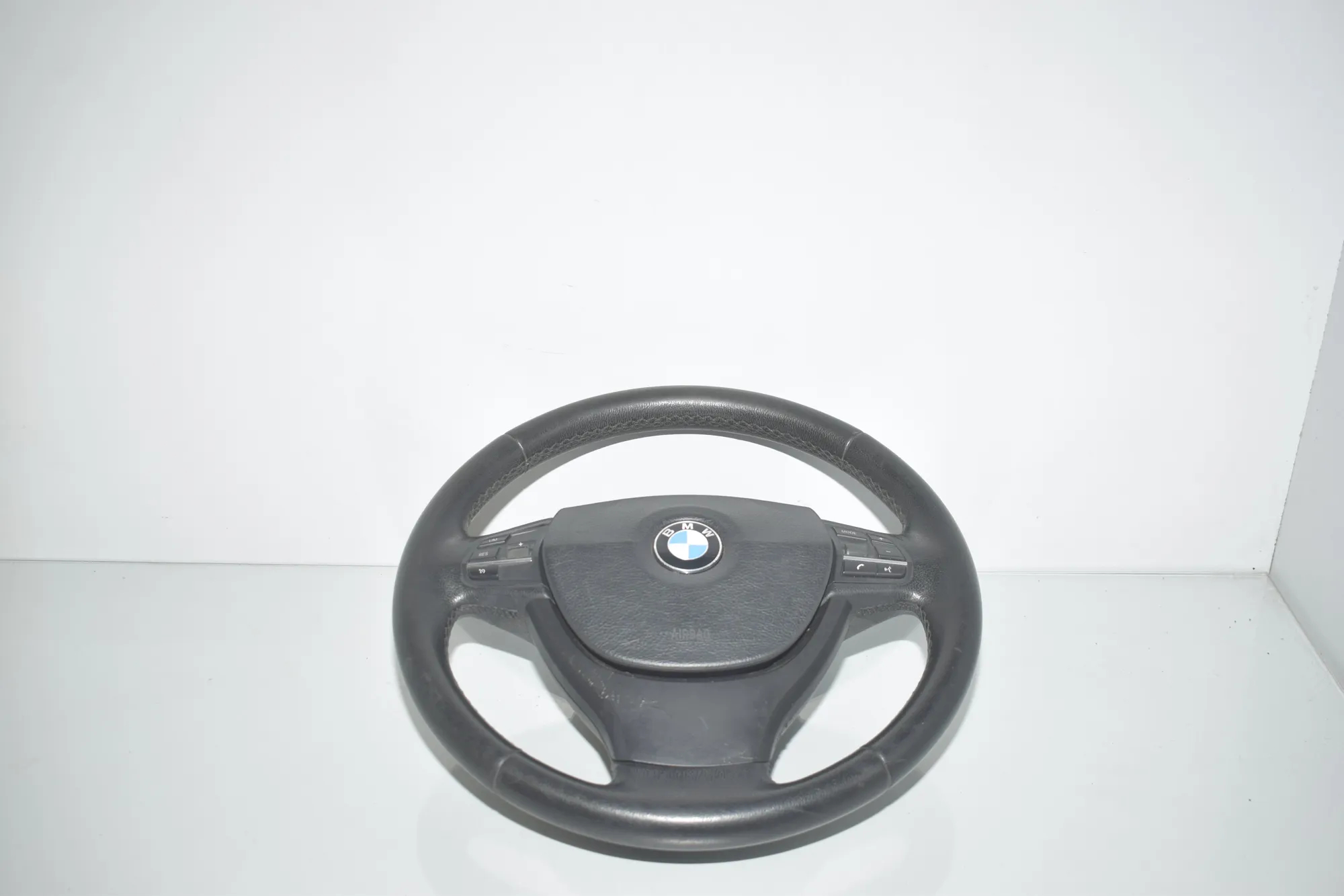 Steering Wheel – OEM 9229480 · BMW 5 Touring (F11) 525 d 2010