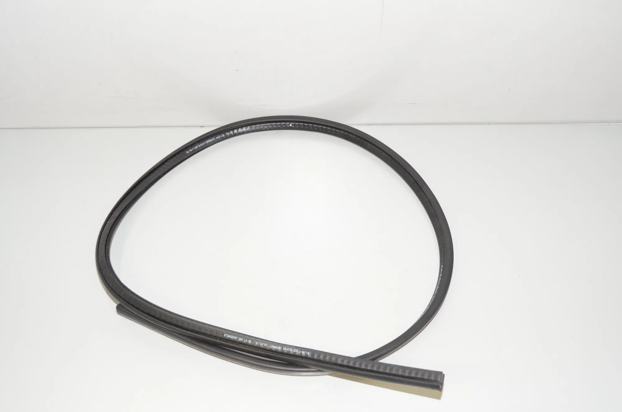 Tailgate Rubber Seal – OEM 7233913 · BMW 5 Gran Turismo (F07) 530 d 2014
