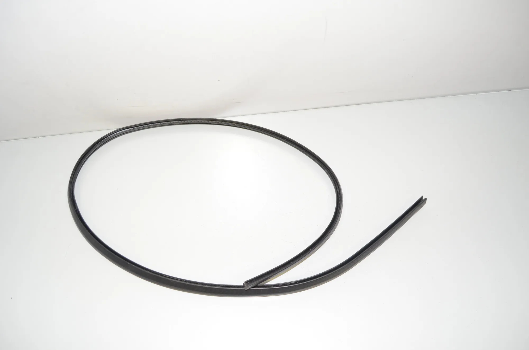 Tailgate Rubber Seal – OEM 7233913 · BMW 5 Gran Turismo (F07) 530 d 2014 – 2