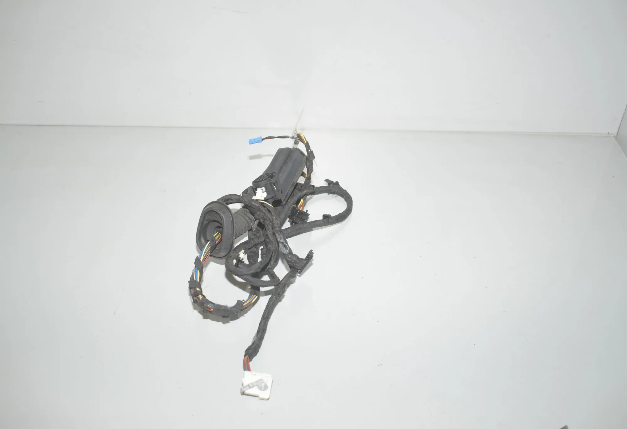 Front Left Door Wiring – OEM 9325878 · BMW 4 Gran Coupe (F36) 418 d 2017 – 2