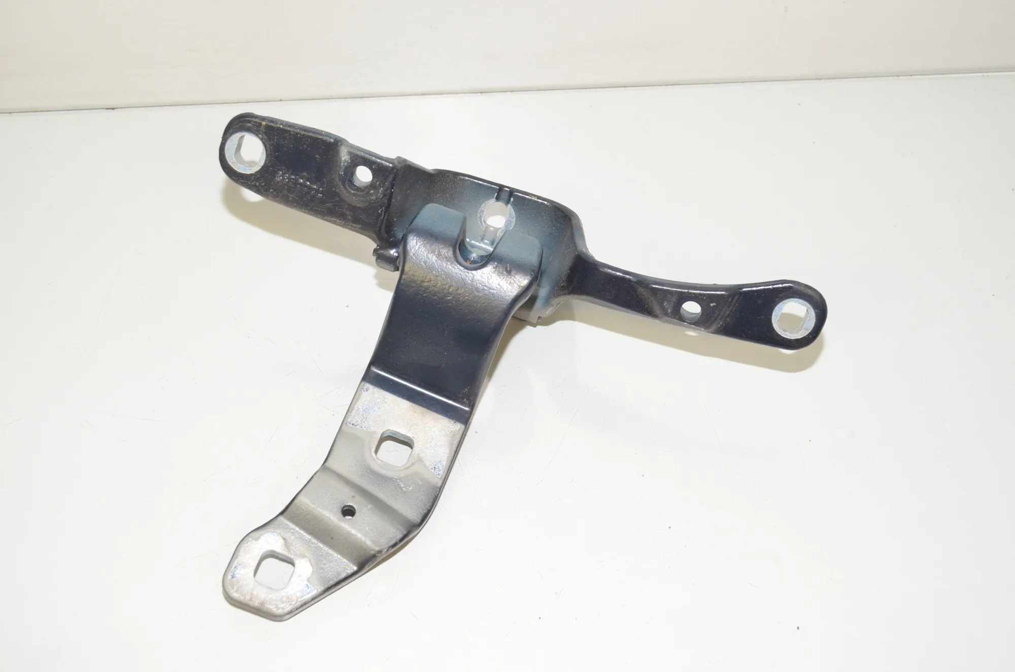 Left Side Bootlid Hinge – OEM 7200533 · BMW 5 Gran Turismo (F07) 530 d 2014 – 3