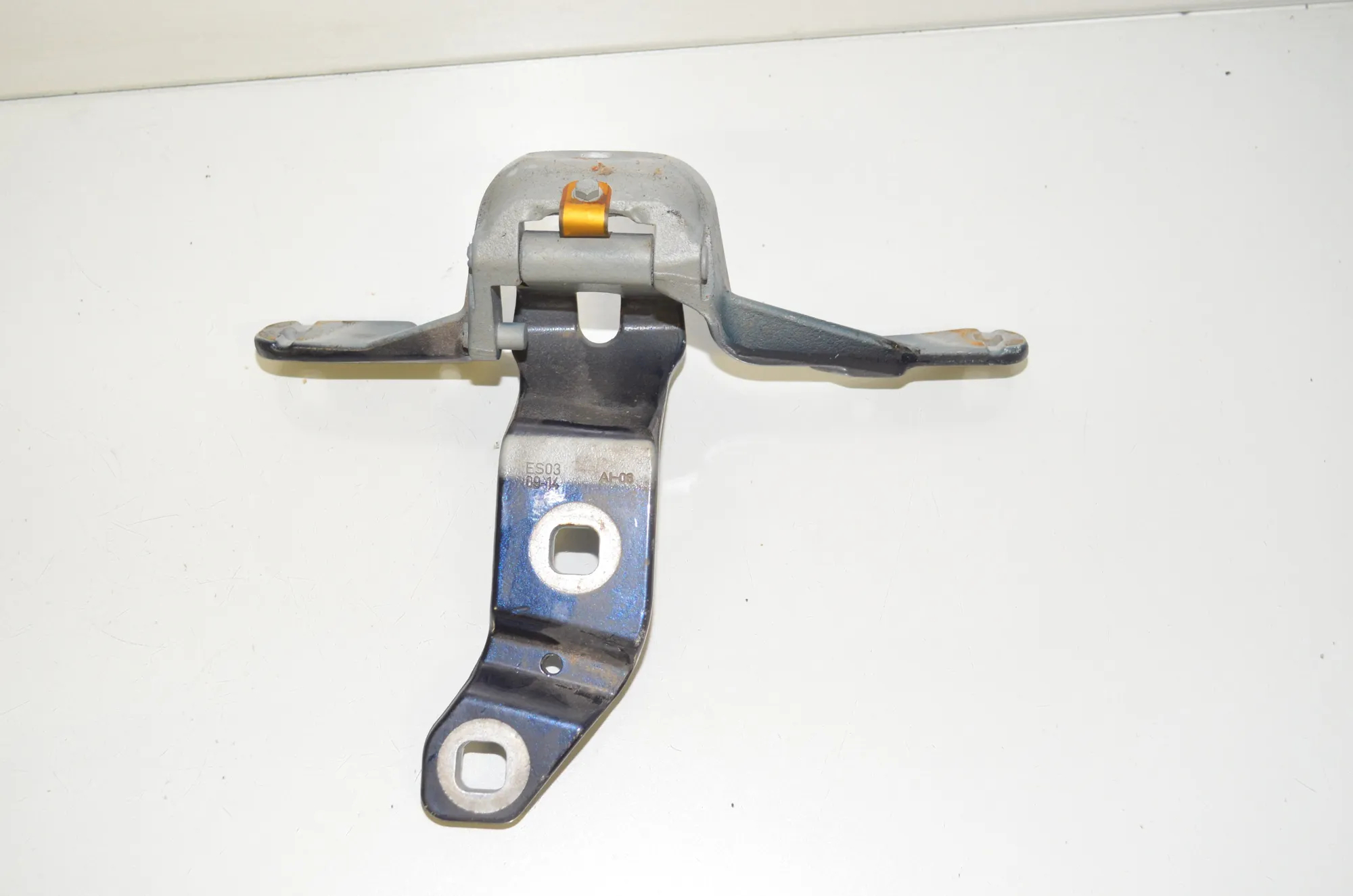Right Side Bootlid Hinge – OEM 7200534 · BMW 5 Gran Turismo (F07) 530 d 2014 – 3