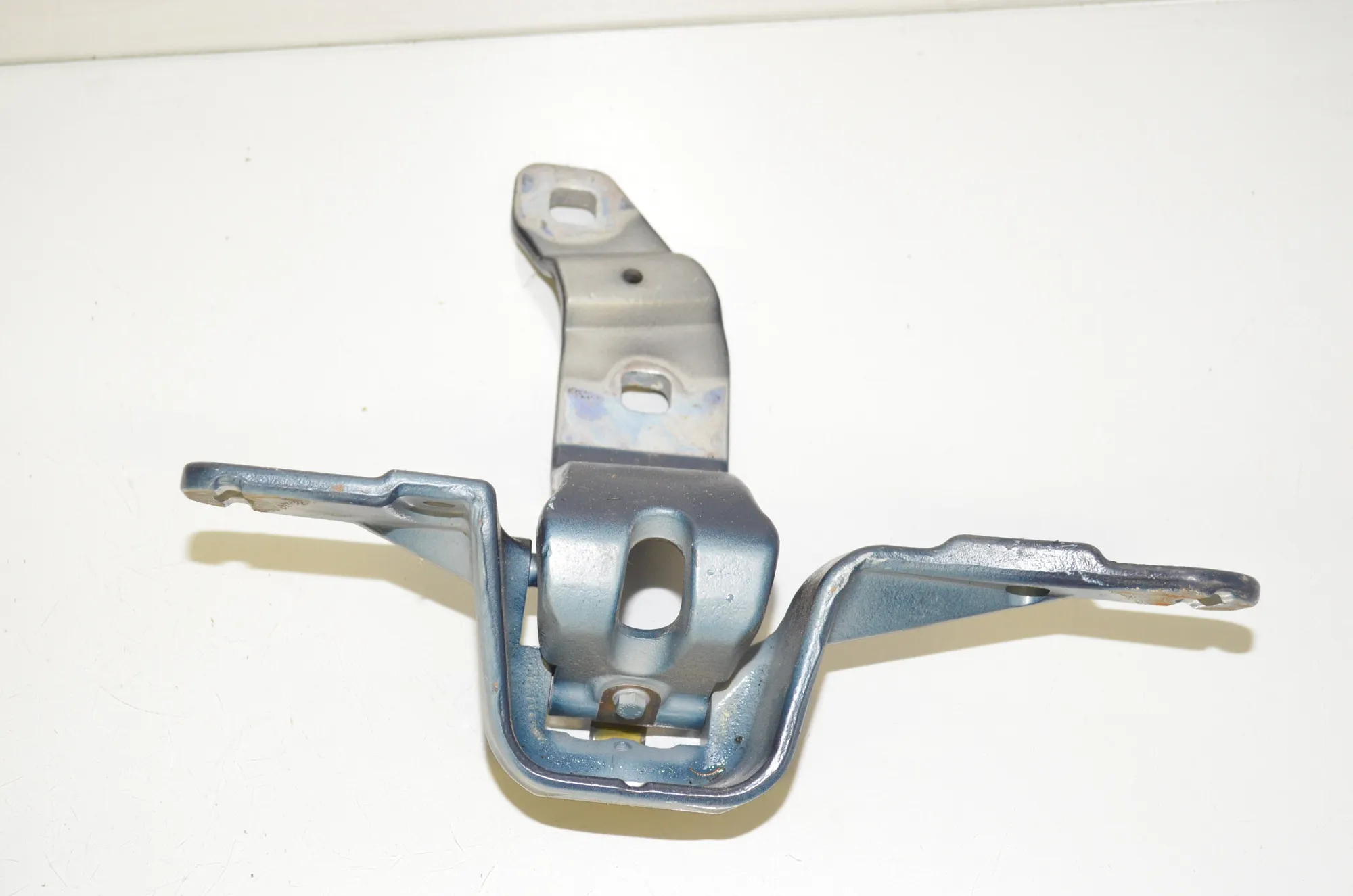 Right Side Bootlid Hinge – OEM 7200534 · BMW 5 Gran Turismo (F07) 530 d 2014 – 2