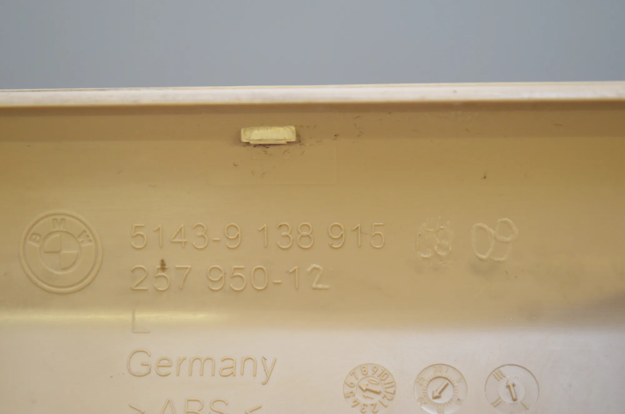 Front Right Interior Step Trim – OEM 9138916 · BMW 5 Gran Turismo (F07) 530 d 2014 – 6