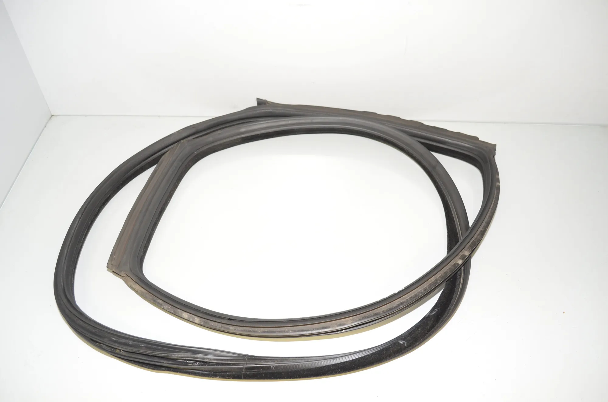 Rear Left Door Seal Rubber – OEM 7226397 · BMW 5 Gran Turismo (F07) 530 d 2014 – 2