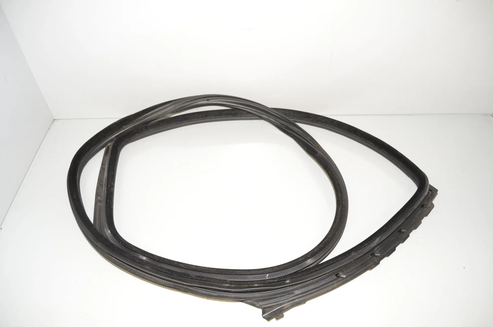 Rear Left Door Seal Rubber – OEM 7226397 · BMW 5 Gran Turismo (F07) 530 d 2014 – 3