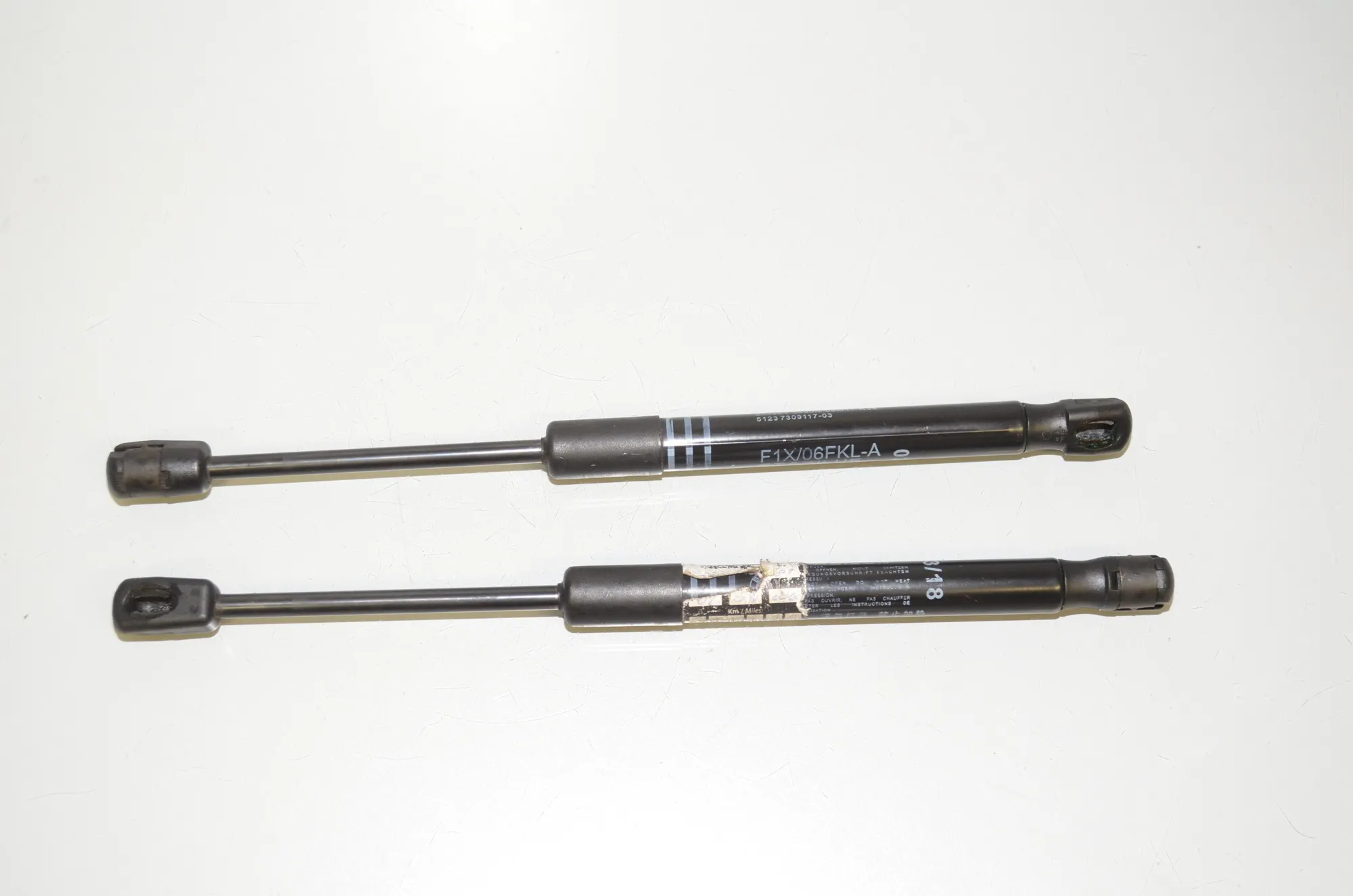 Front Left Bonnet Strut – OEM 7309117 · BMW 5 Touring (F11) 530 d xDrive 2013