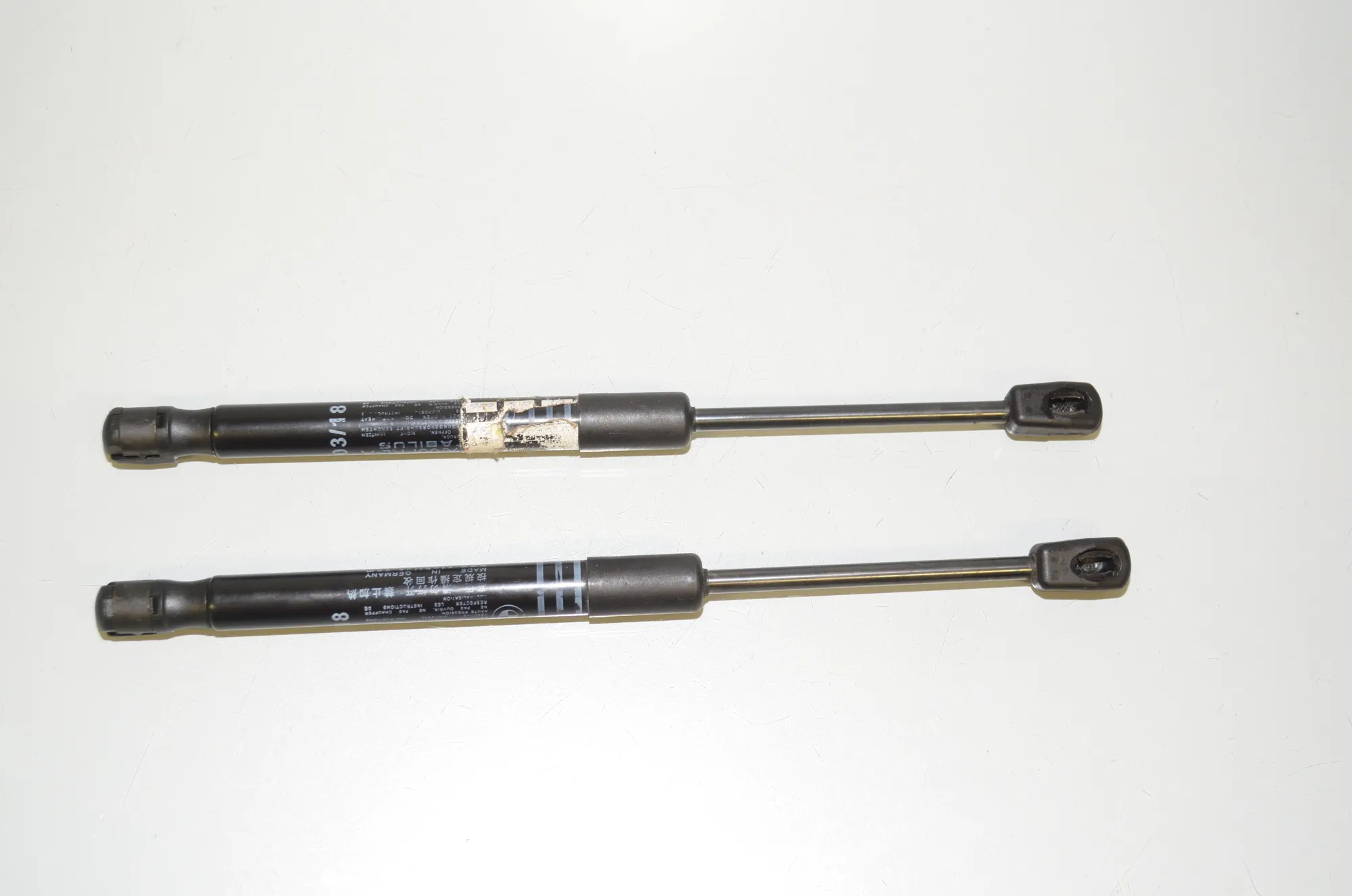 Front Left Bonnet Strut – OEM 7309117 · BMW 5 Touring (F11) 530 d xDrive 2013 – 3