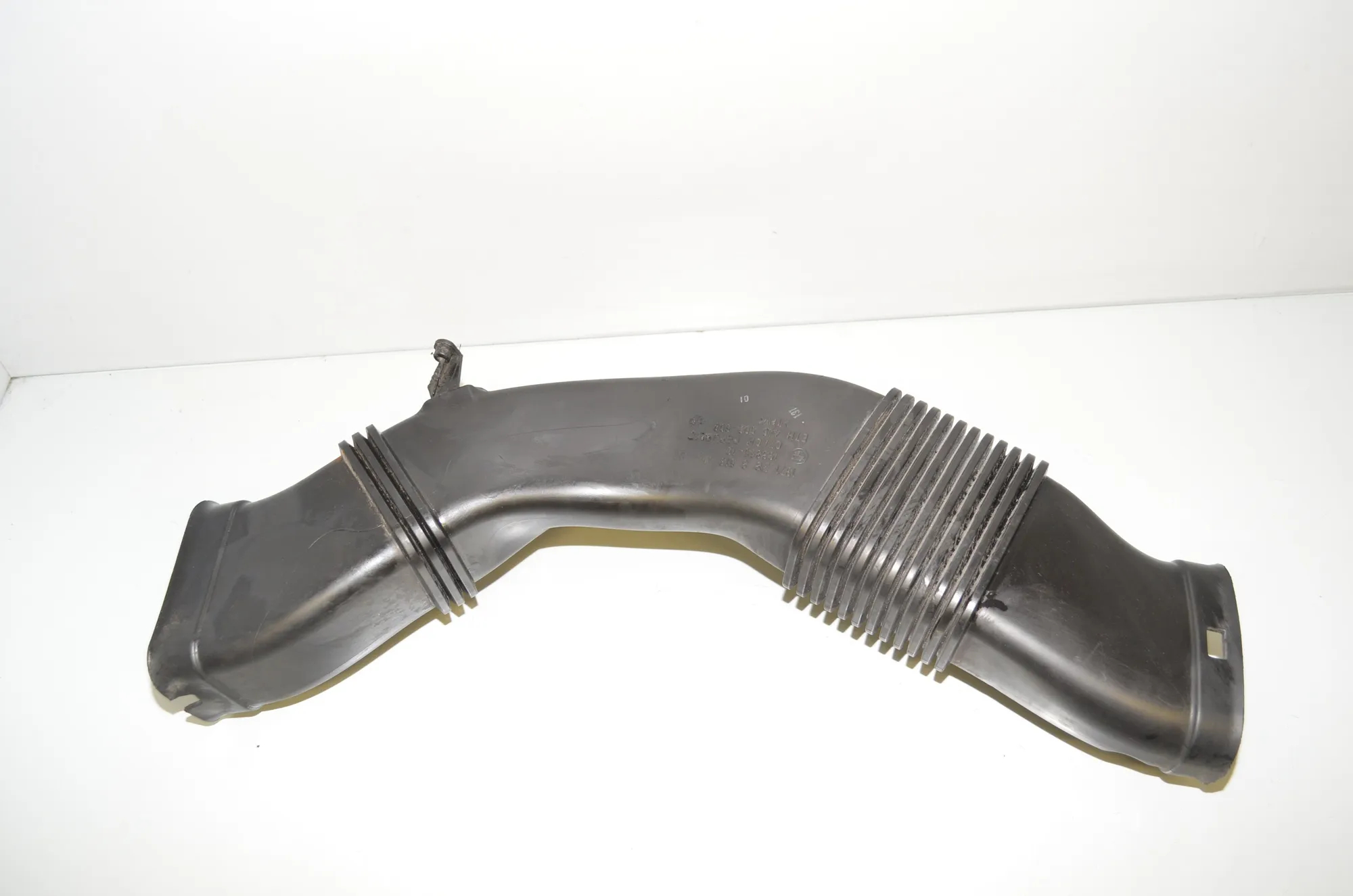 Air Intake Tube – OEM 8513454 · BMW 5 Touring (F11) 530 d xDrive 2013