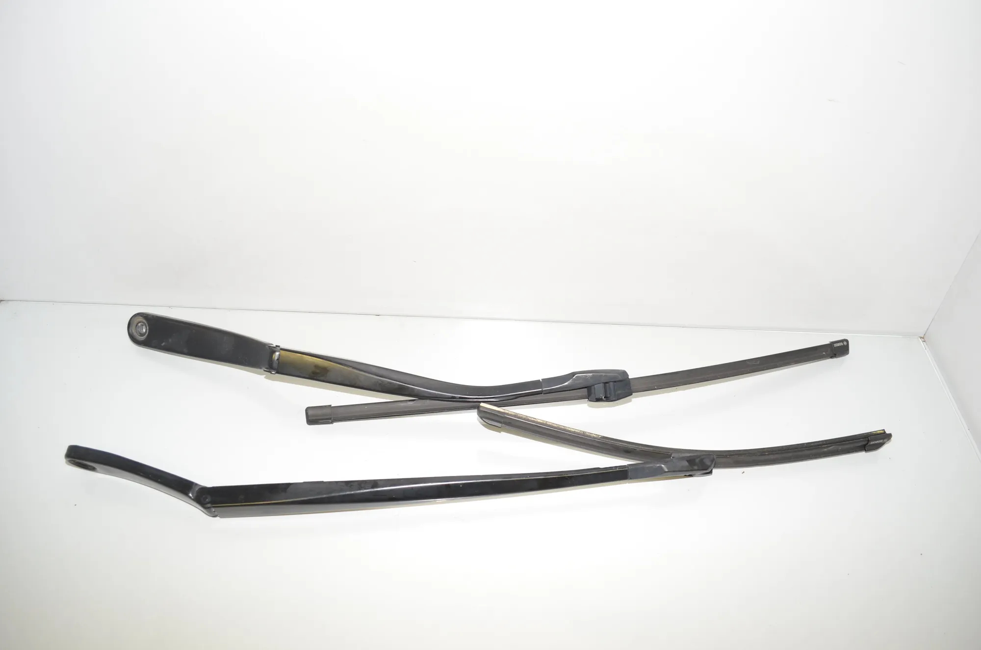 Front Wiper Arms – OEM 7182459 · BMW 5 Touring (F11) 530 d xDrive 2013