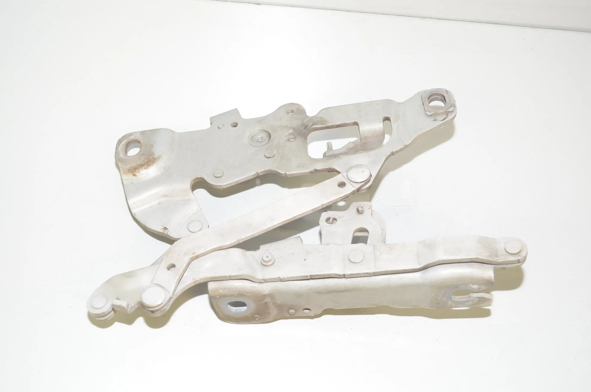 Front Left Bonnet Hinge – OEM 7249887 · BMW 5 Touring (F11) 530 d xDrive 2013 – 3