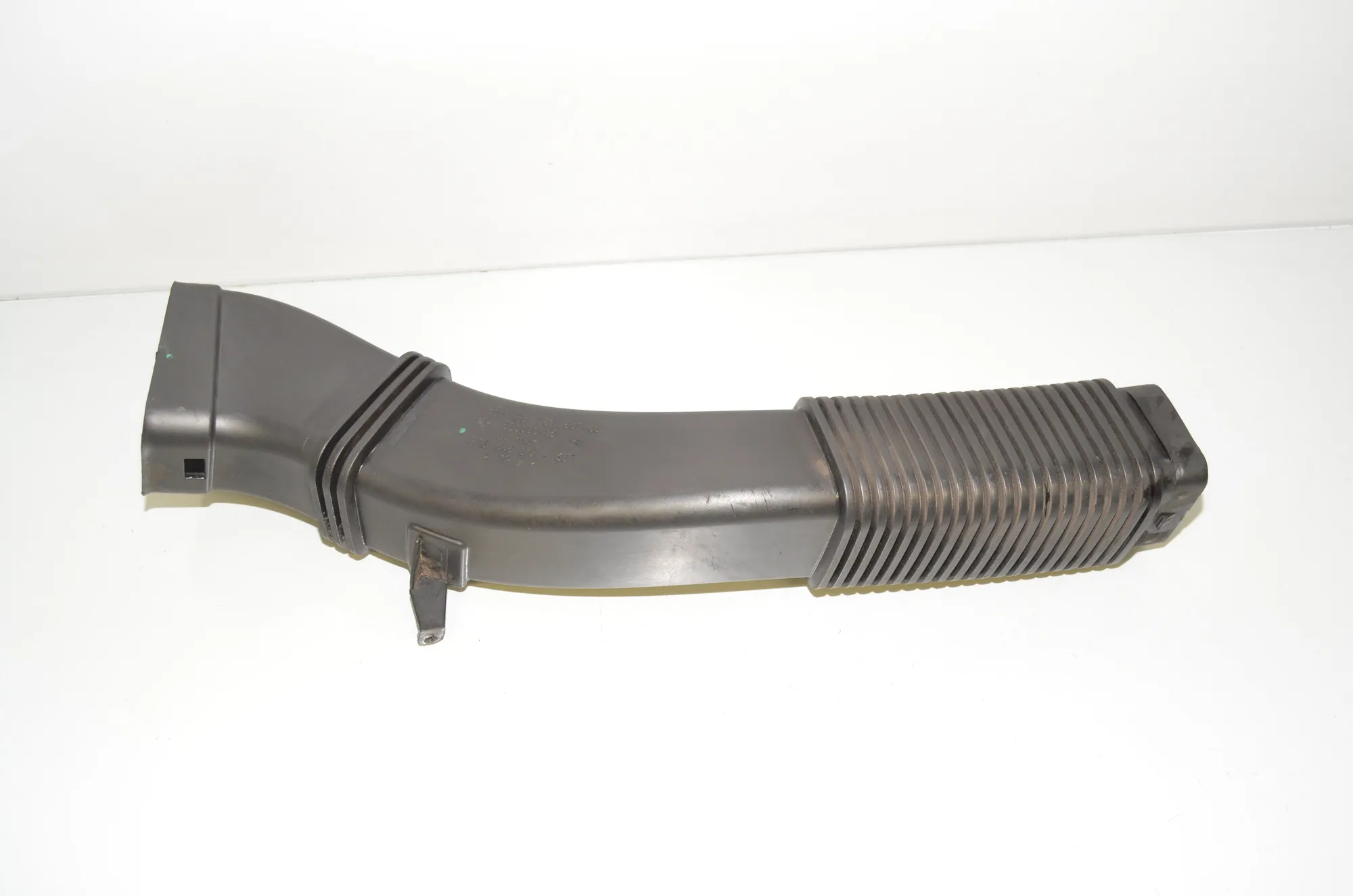 Air Intake Tube – OEM 7811597 · BMW 5 Touring (F11) 525 d 2010 – 4