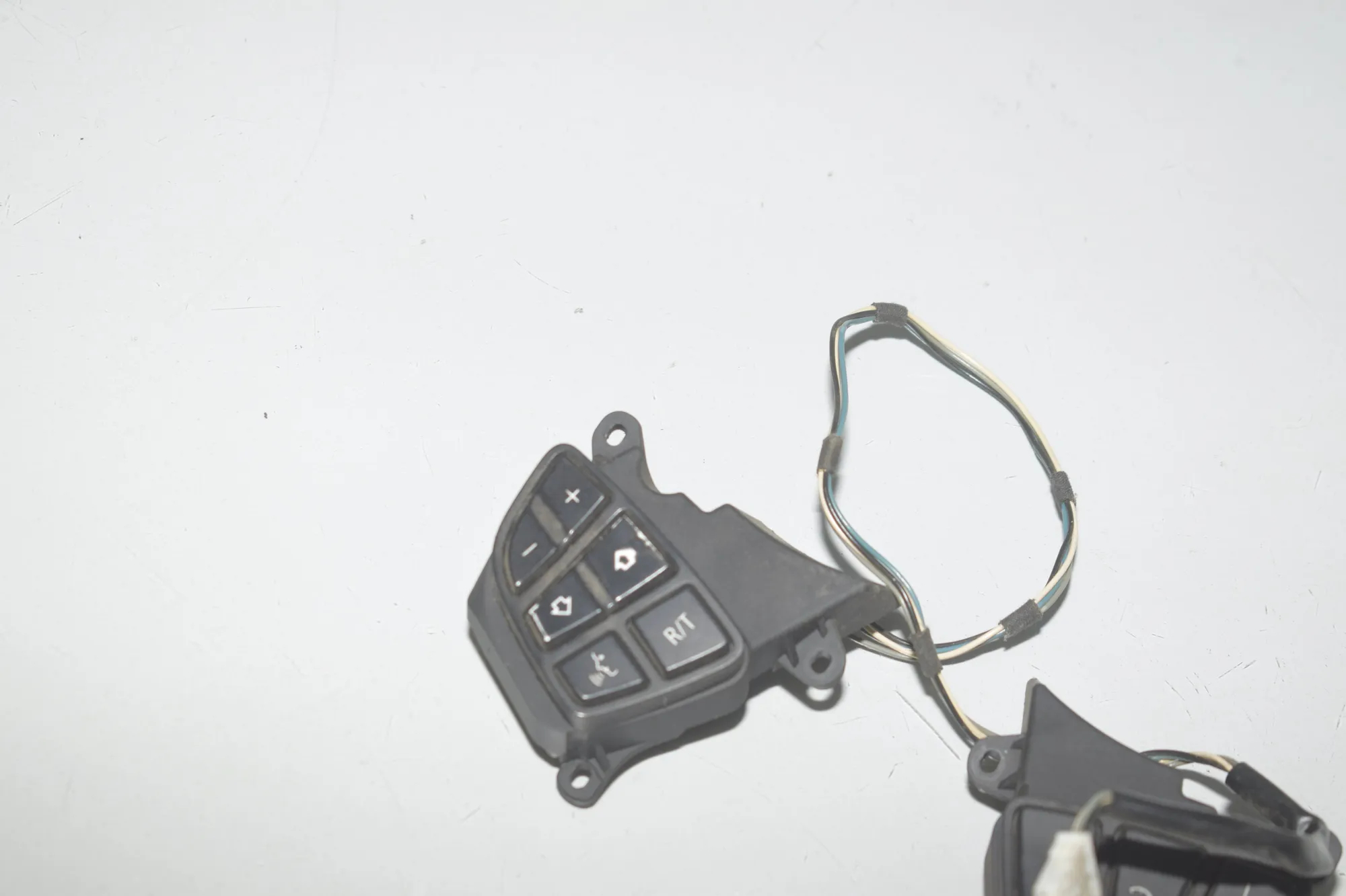 Steering Wheel Button Switches – OEM 6929935 · BMW X5 (E53) BMW X5 (E53) 3.0 d 2003 – 5