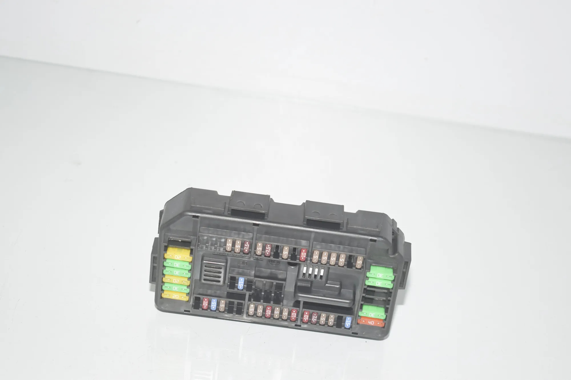 Fuse Box – OEM 9389068 · BMW 4 Gran Coupe (F36) 418 d 2017 – 3