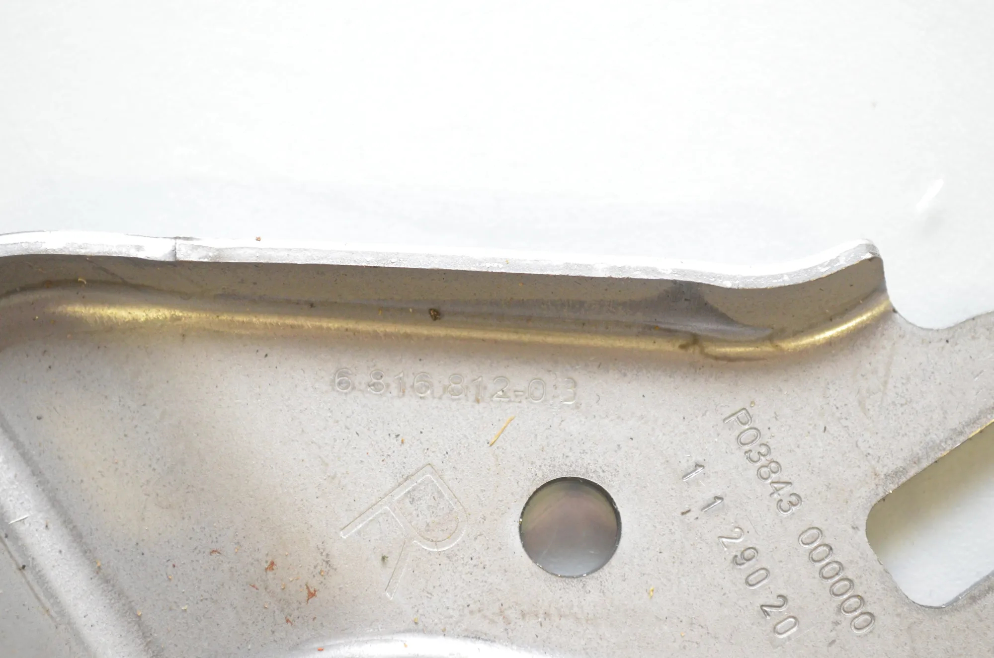 Bracket – OEM 6816812 · BMW 3 Touring (G21) (2019 - -) 330 e Plug-in-Hybrid 2020 – 5