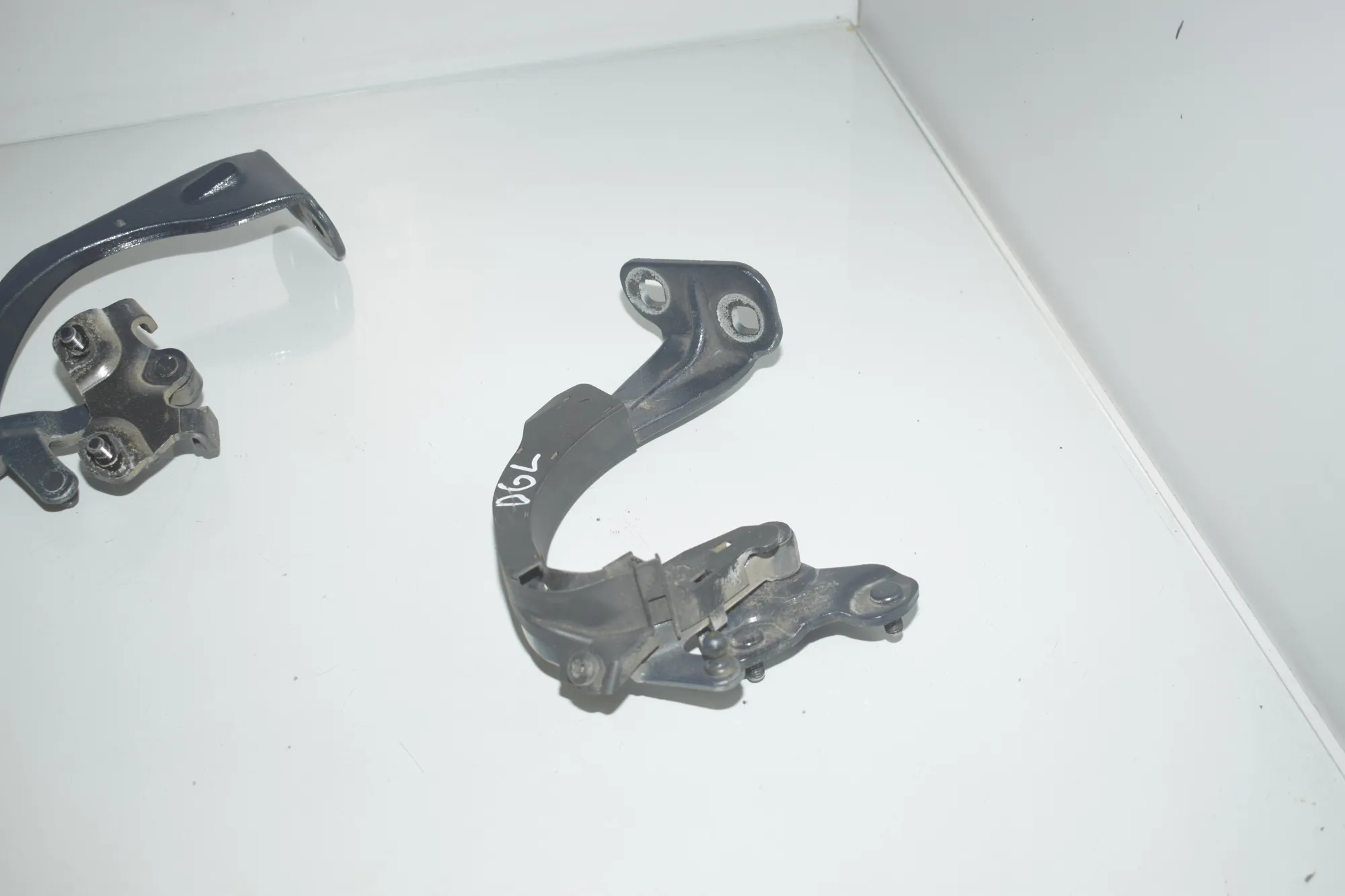 Left Side Bootlid Hinge – OEM 7200507 · BMW 5 Gran Turismo (F07) 530 d 2014 – 4