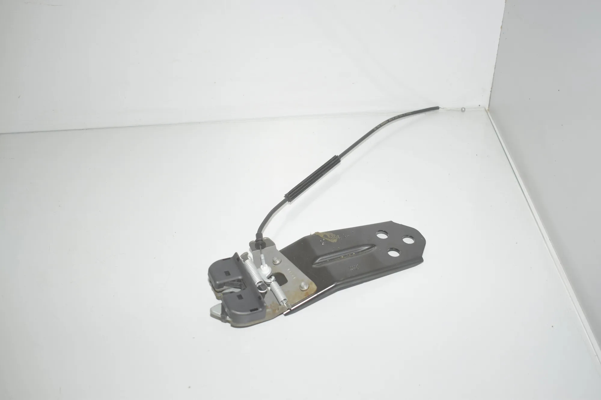Rear Seat Backrest Lock – OEM 7329295 · BMW 5 Gran Turismo (F07) 530 d 2014 – 2