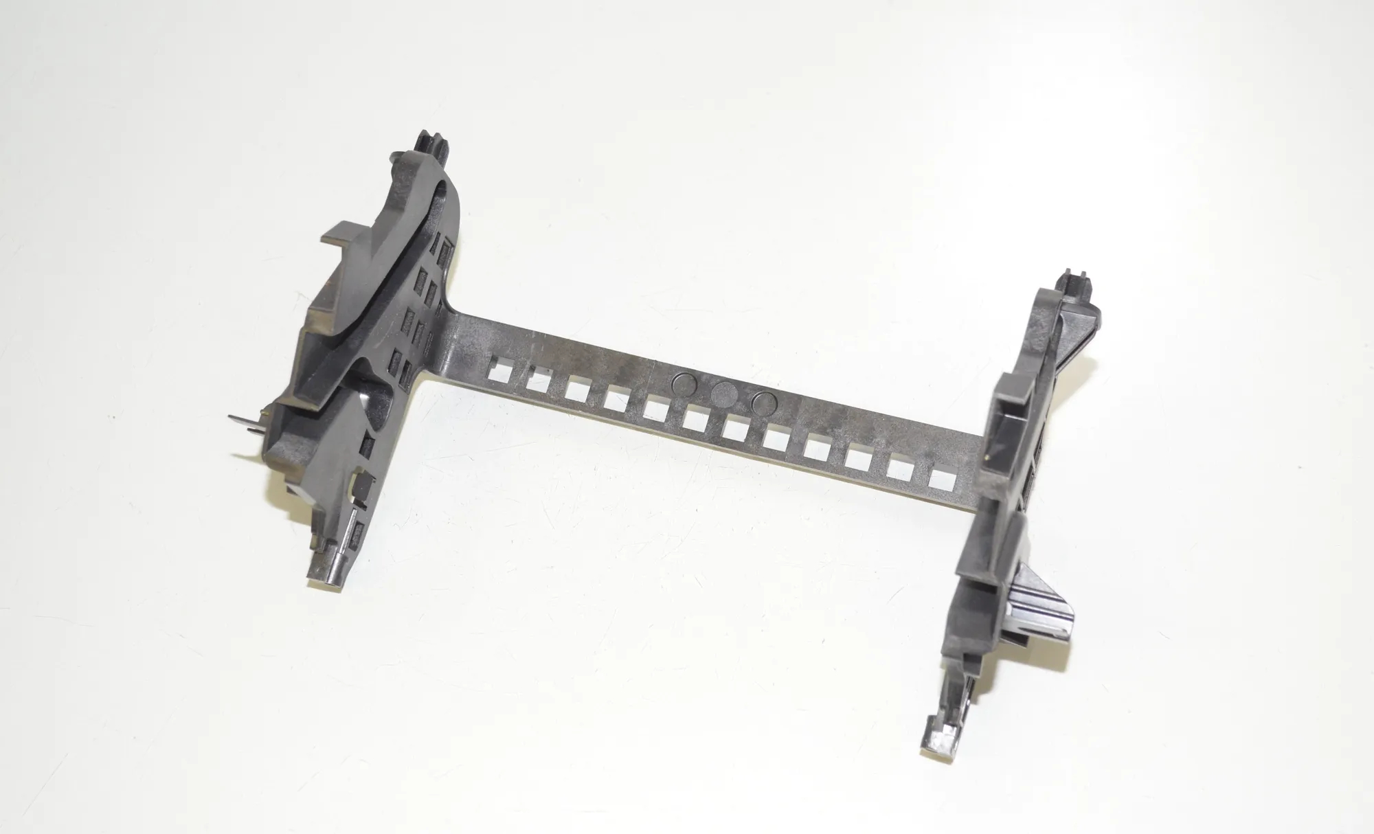 Bracket – OEM 6811443 · BMW 3 Touring (G21) (2019 - -) 330 e Plug-in-Hybrid 2020