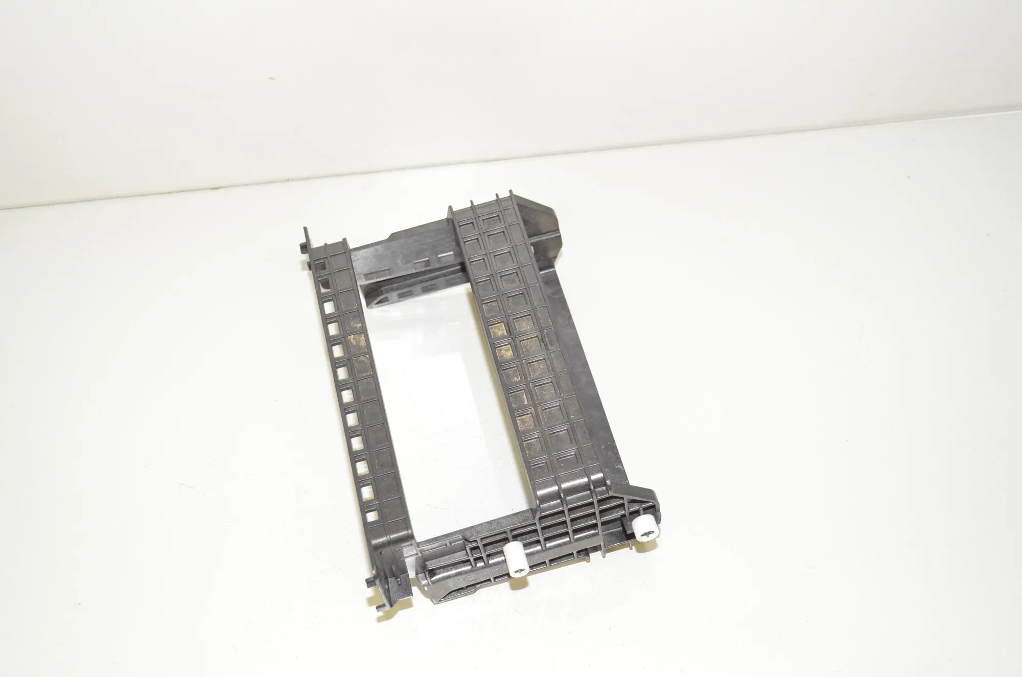 Bracket – OEM 6821238 · BMW 3 Touring (G21) (2019 - -) 330 e Plug-in-Hybrid 2020 – 4