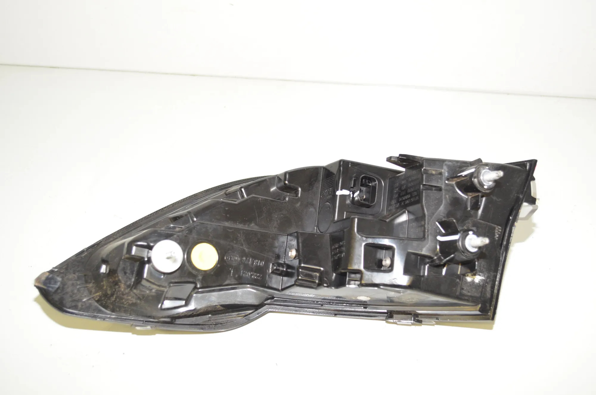 Rear Left Tail Light – OEM 7442757 · BMW 3 Touring (G21) (2019 - -) 330 e Plug-in-Hybrid 2020 – 4