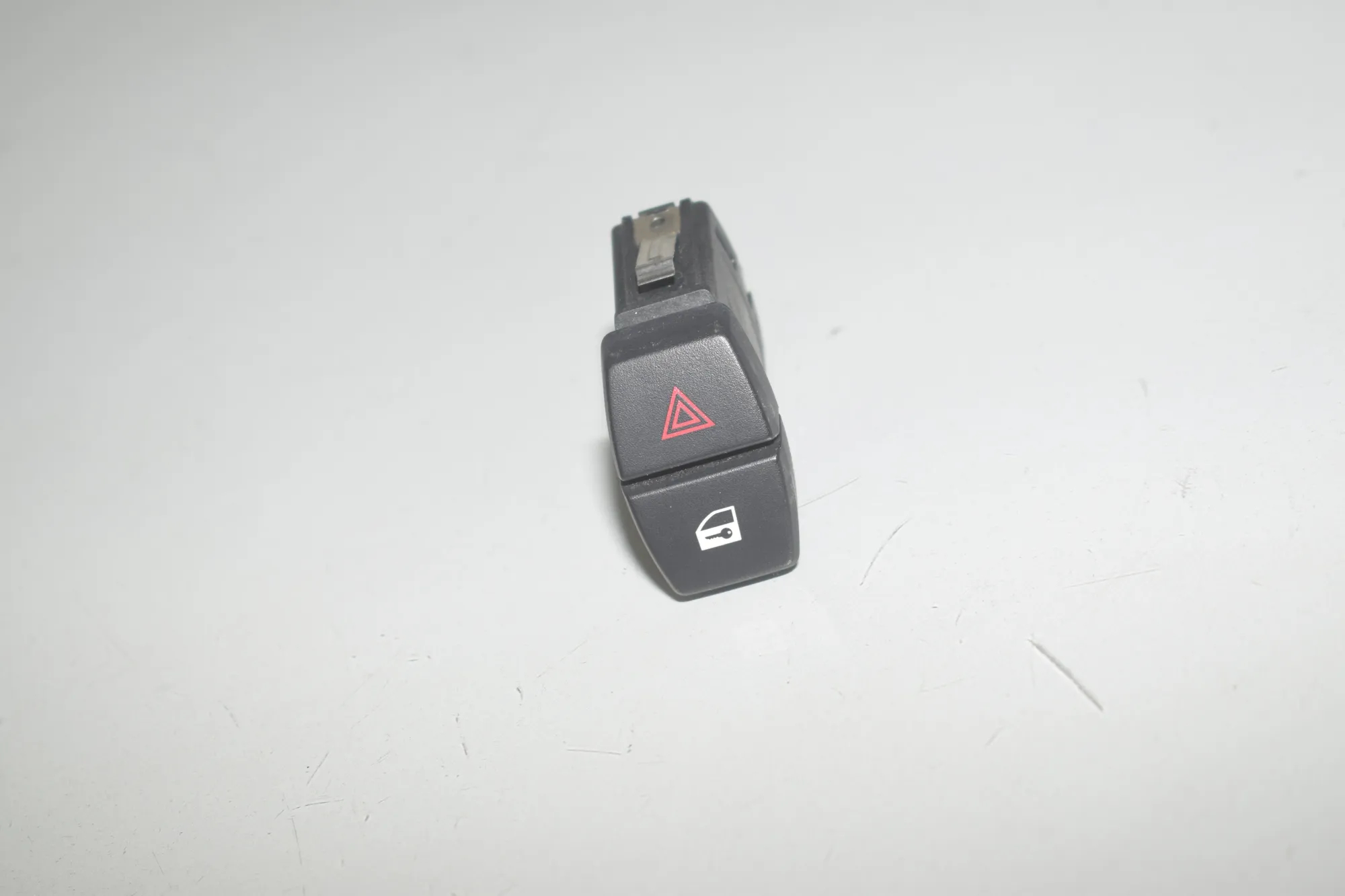 Hazard Button – OEM 9161896 · BMW 5 Gran Turismo (F07) 530 d 2014