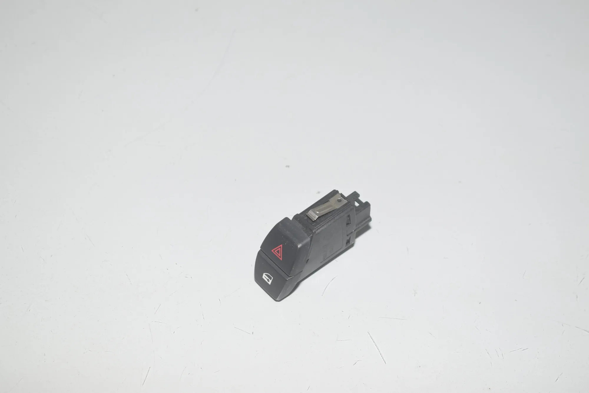 Hazard Button – OEM 9161896 · BMW 5 Gran Turismo (F07) 530 d 2014 – 2
