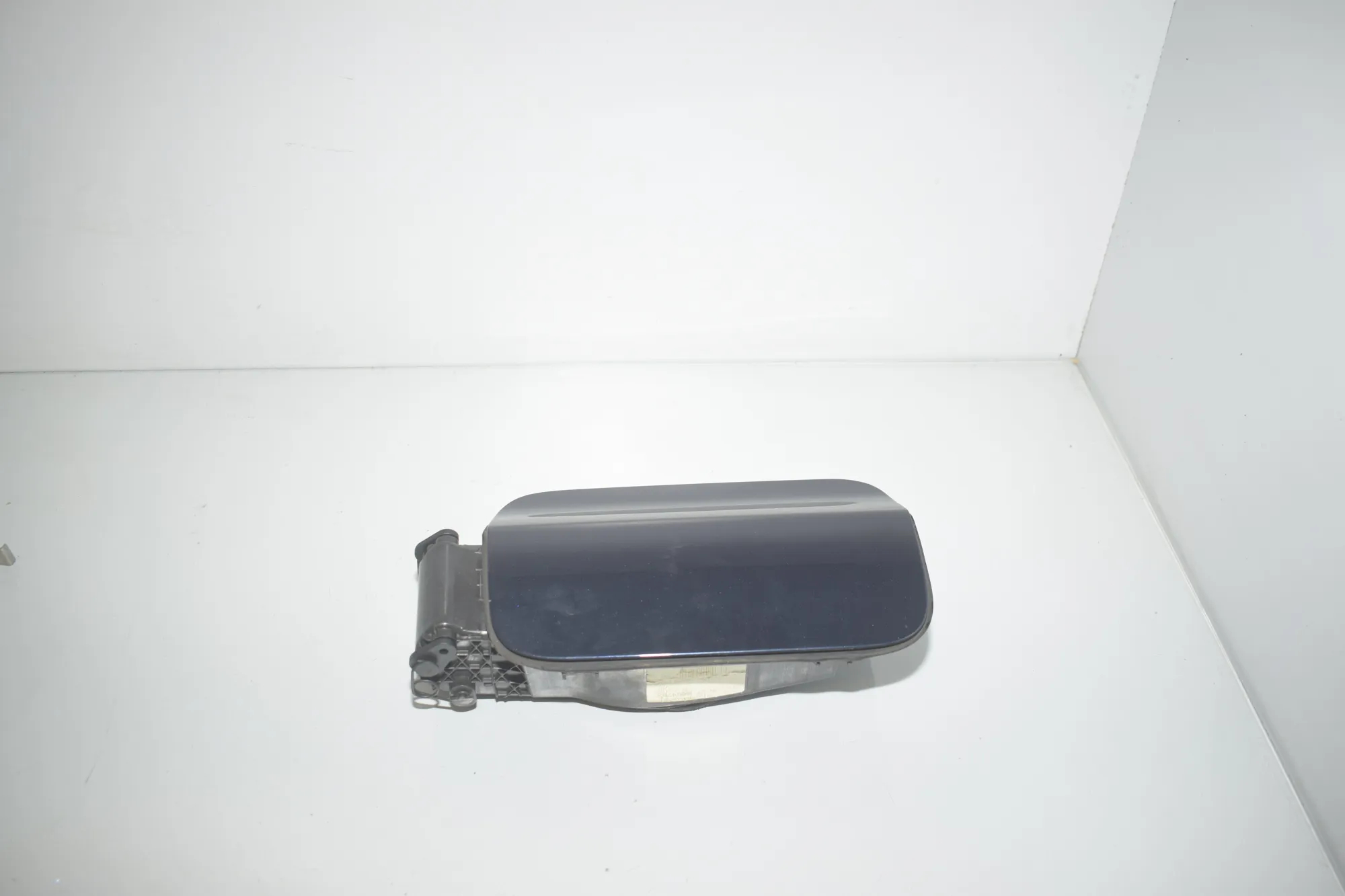 Fuel Tank Flap Cap – OEM 8864798 · BMW 5 Gran Turismo (F07) 530 d 2014 – 4