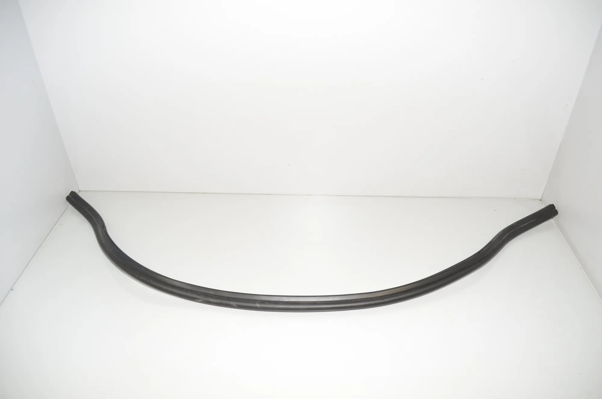 Engine Rubber Seal – OEM 7450916 · BMW 1 (F40) BMW 1 (F40) (F40) 118i 2022 – 3