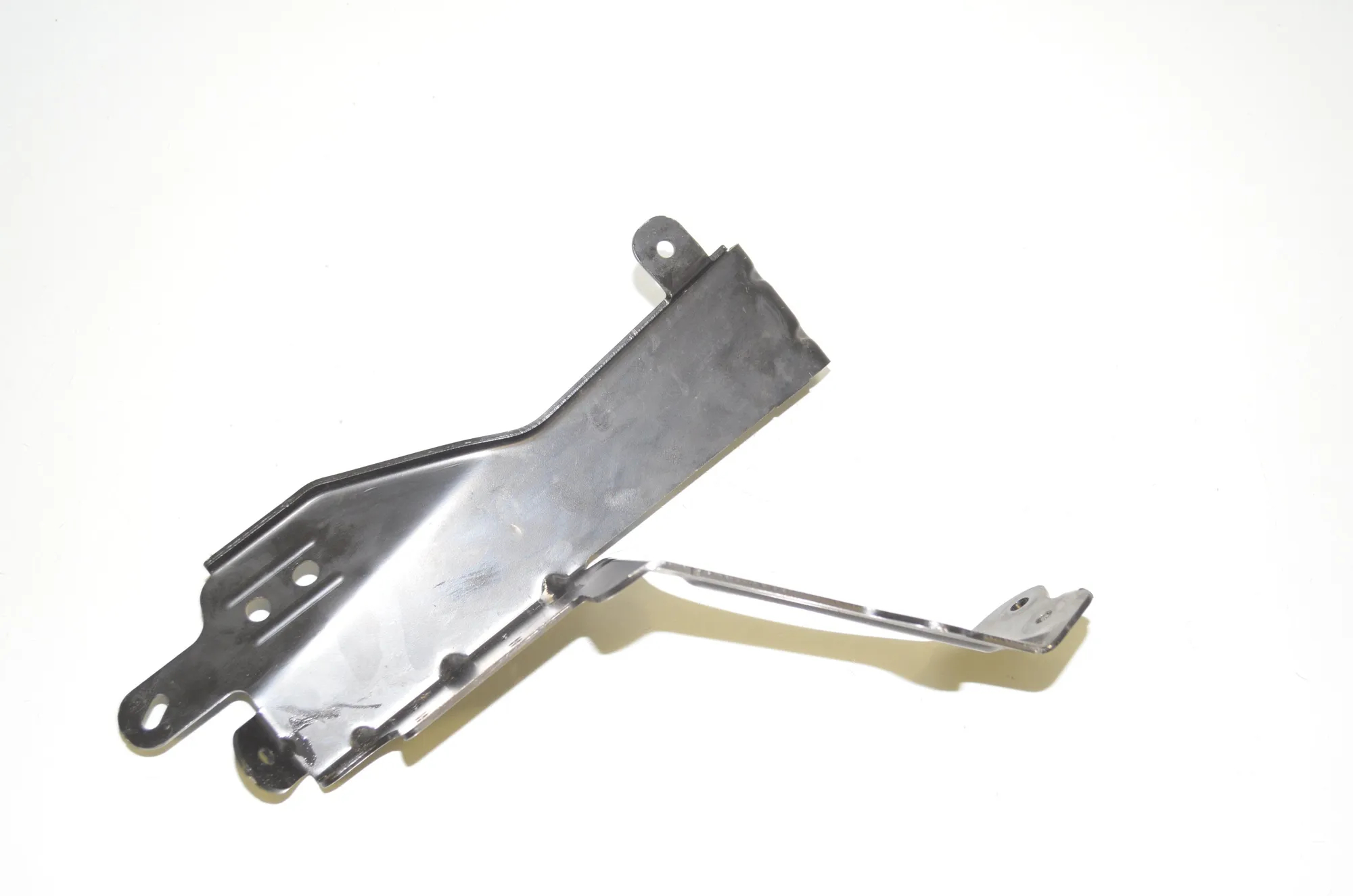 Bracket – OEM 6820736 · BMW 3 Touring (G21) (2019 - -) 330 e Plug-in-Hybrid 2020 – 3