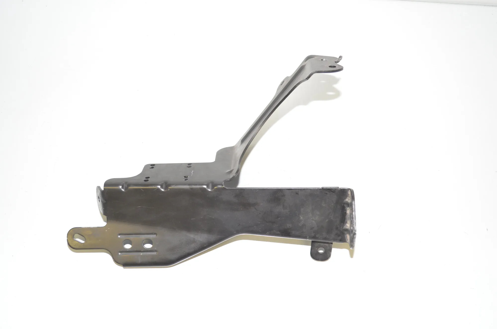 Bracket – OEM 6820736 · BMW 3 Touring (G21) (2019 - -) 330 e Plug-in-Hybrid 2020 – 2