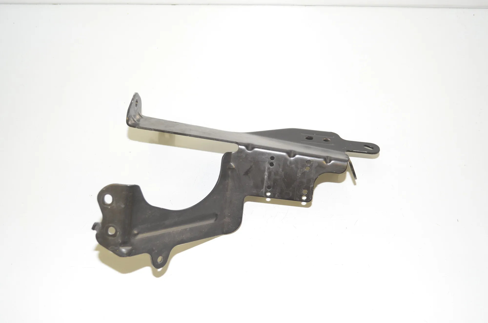 Bracket – OEM 6820736 · BMW 3 Touring (G21) (2019 - -) 330 e Plug-in-Hybrid 2020
