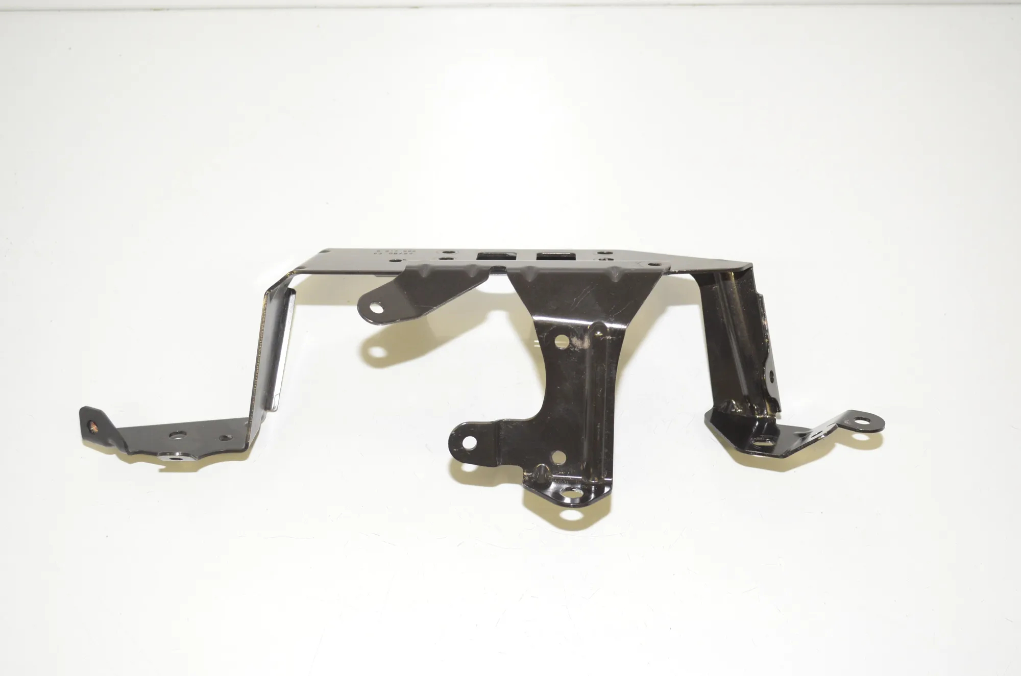 Bracket – OEM 6817999 · BMW 3 Touring (G21) (2019 - -) 330 e Plug-in-Hybrid 2020 – 2