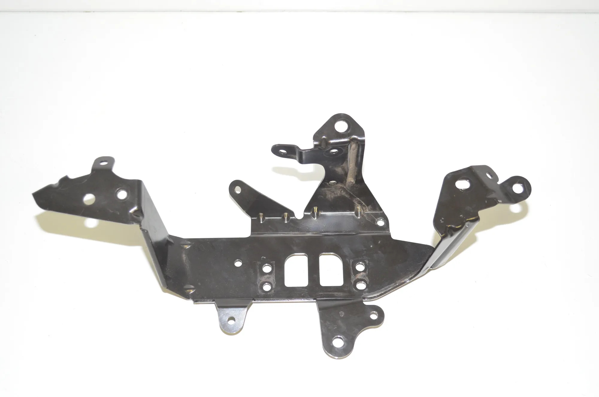 Bracket – OEM 6817999 · BMW 3 Touring (G21) (2019 - -) 330 e Plug-in-Hybrid 2020 – 3