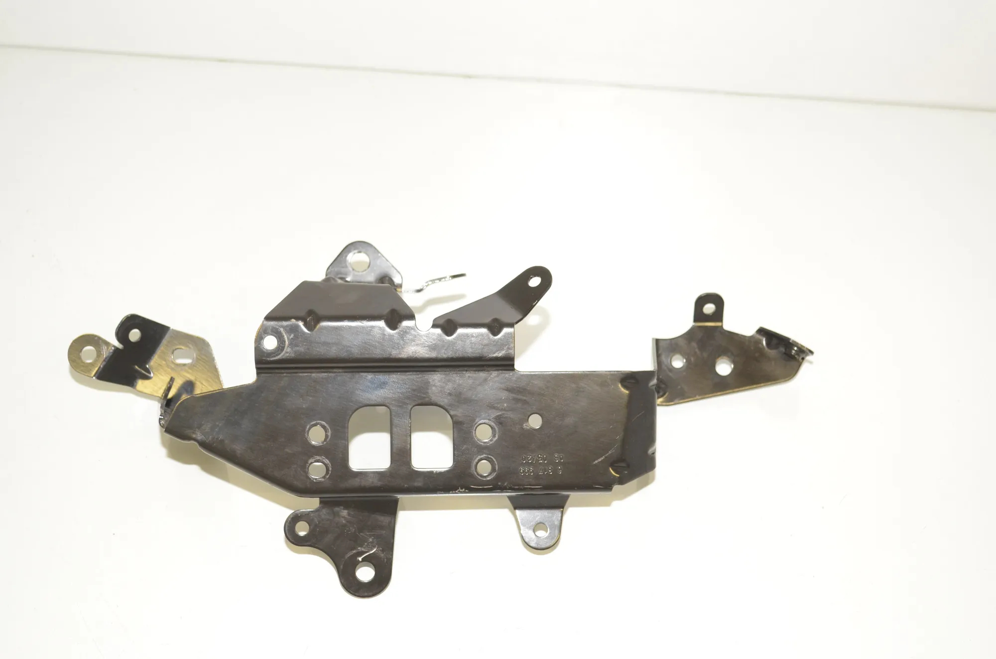 Bracket – OEM 6817999 · BMW 3 Touring (G21) (2019 - -) 330 e Plug-in-Hybrid 2020