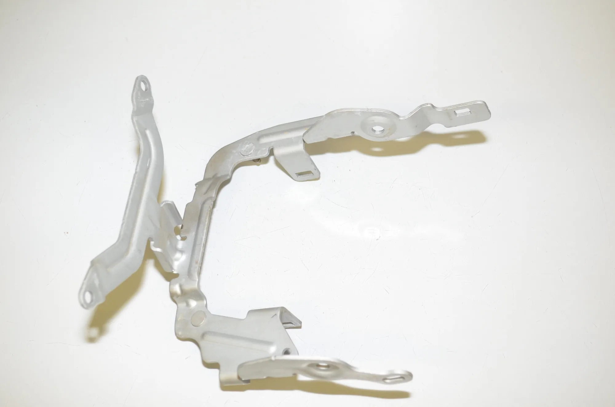 Bracket – OEM 8489531 · BMW 3 Touring (G21) (2019 - -) 330 e Plug-in-Hybrid 2020 – 3