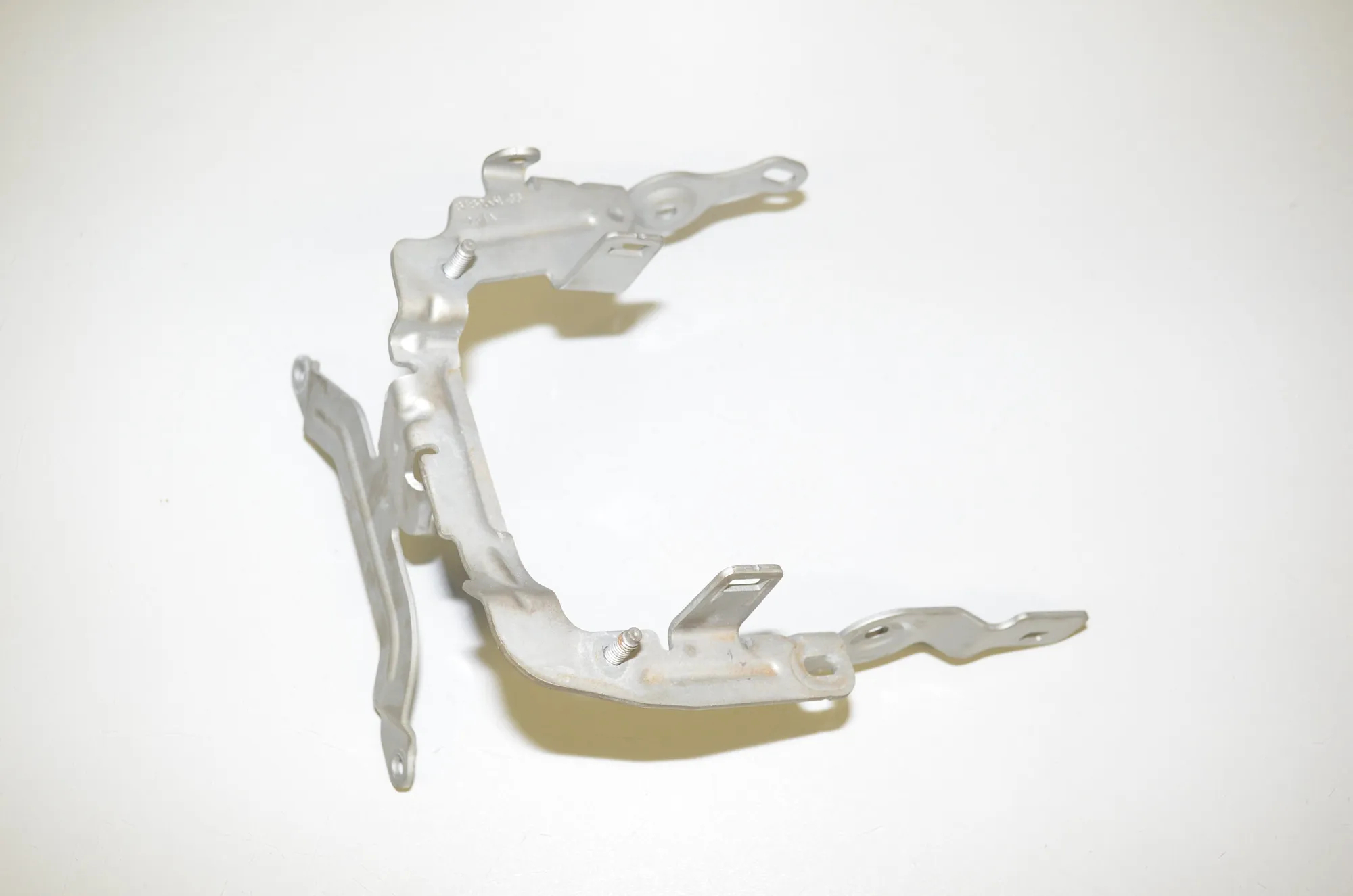 Bracket – OEM 8489531 · BMW 3 Touring (G21) (2019 - -) 330 e Plug-in-Hybrid 2020 – 2