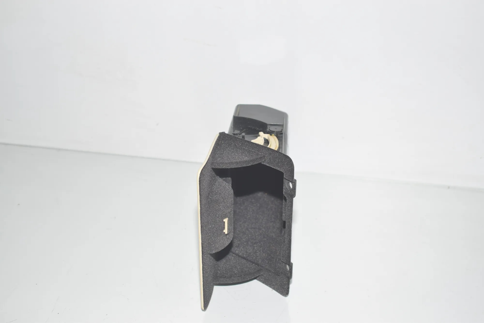 Glove Compartment – OEM 9199125 · BMW 5 Gran Turismo (F07) 530 d 2014 – 3